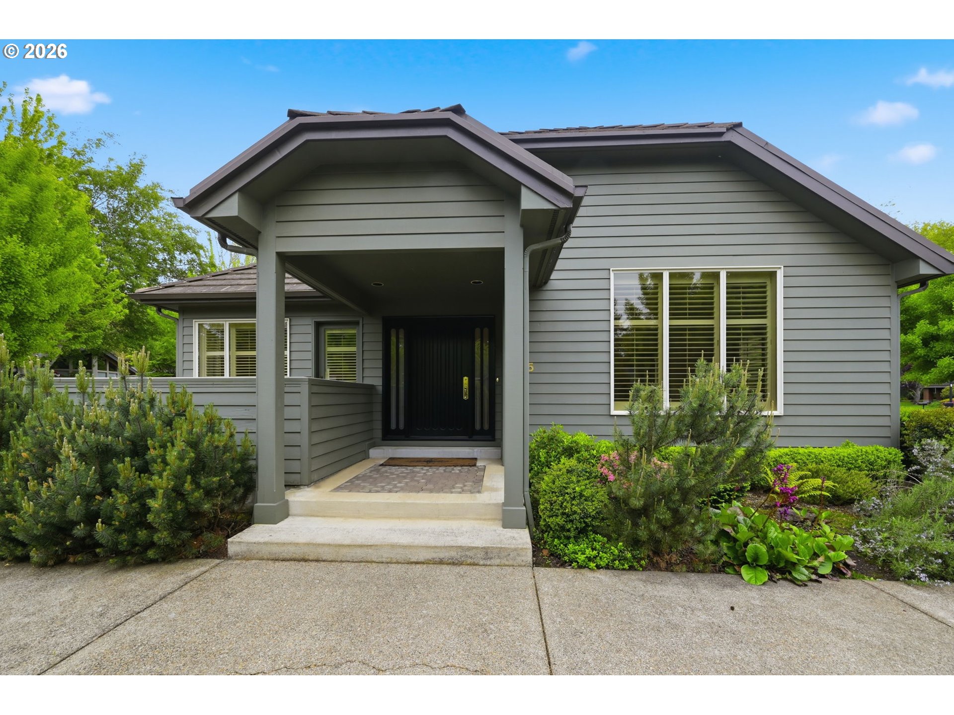 835 Fairway View Dr, Eugene, OR 97401 — photo 2