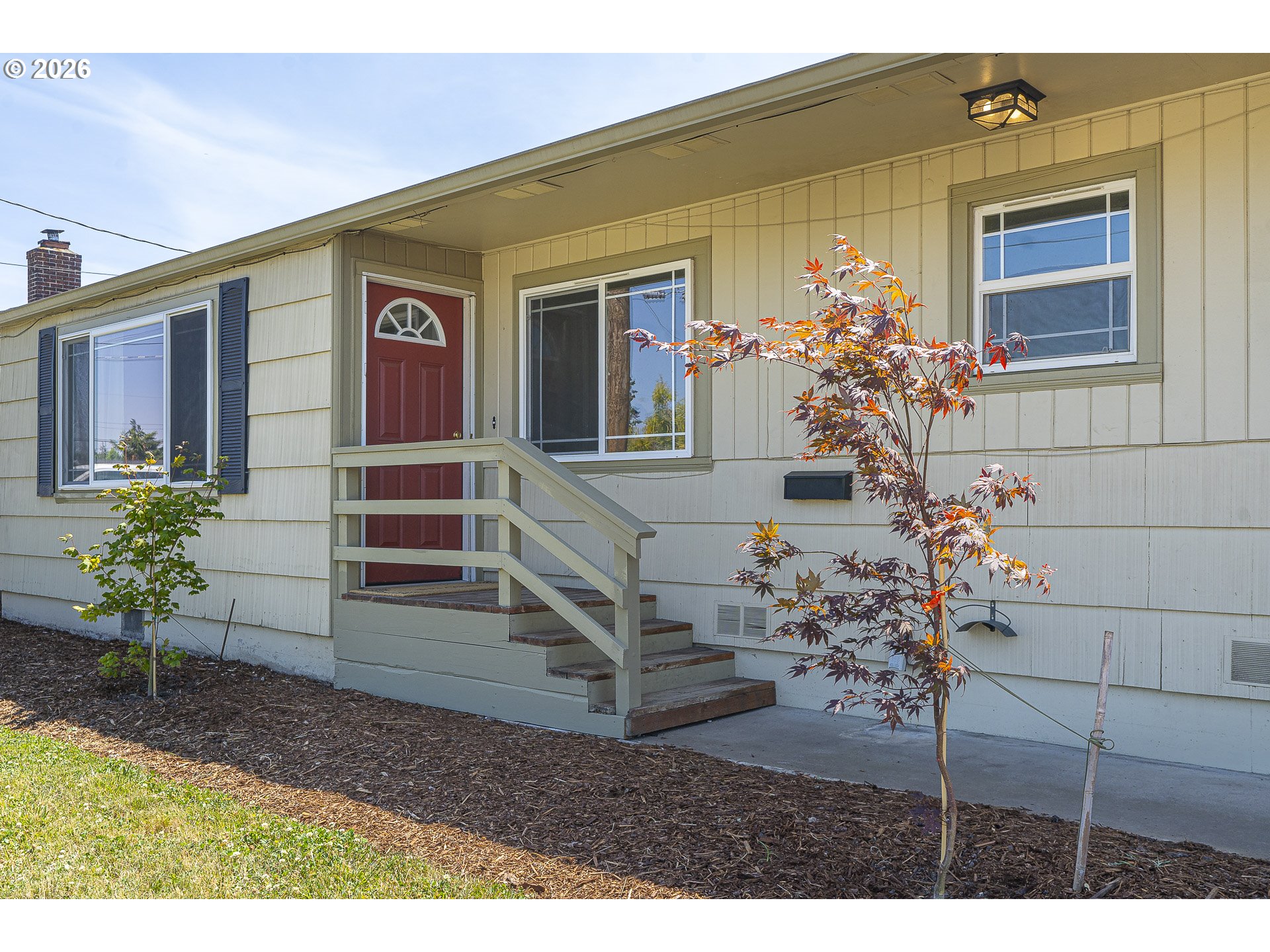2019 E St, Springfield, OR 97477 — photo 2