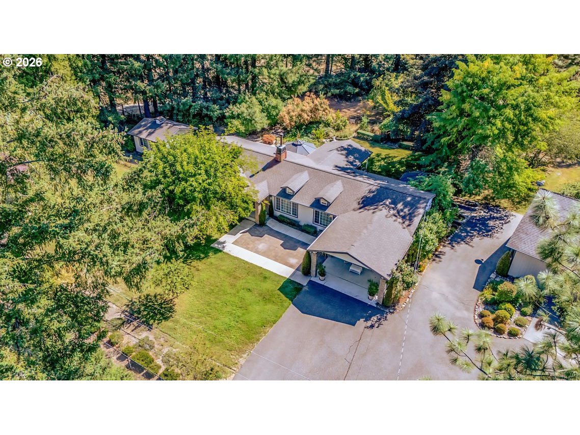 1121 Yeust Rd — photo
