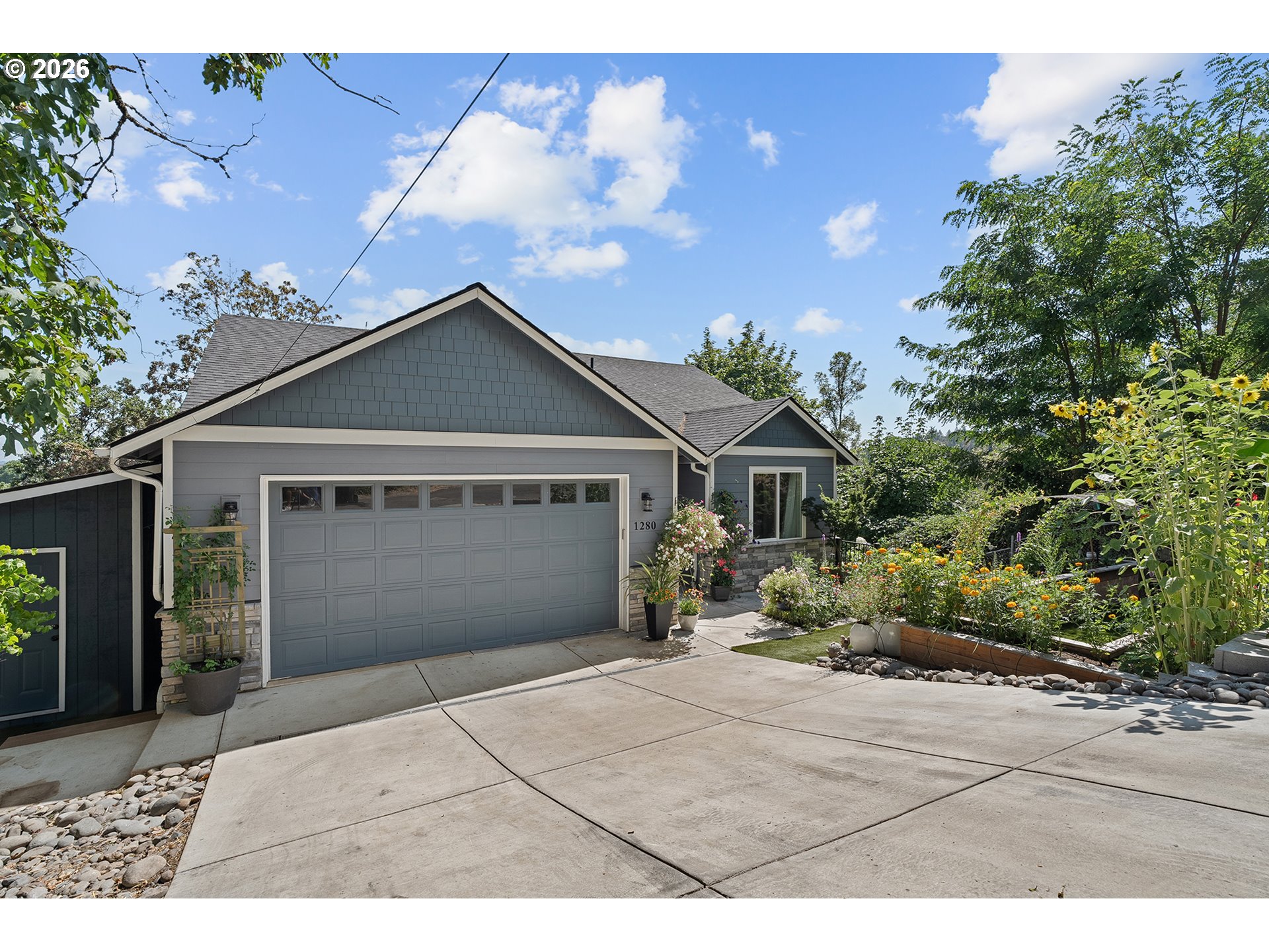 1280 Westwood Dr — photo