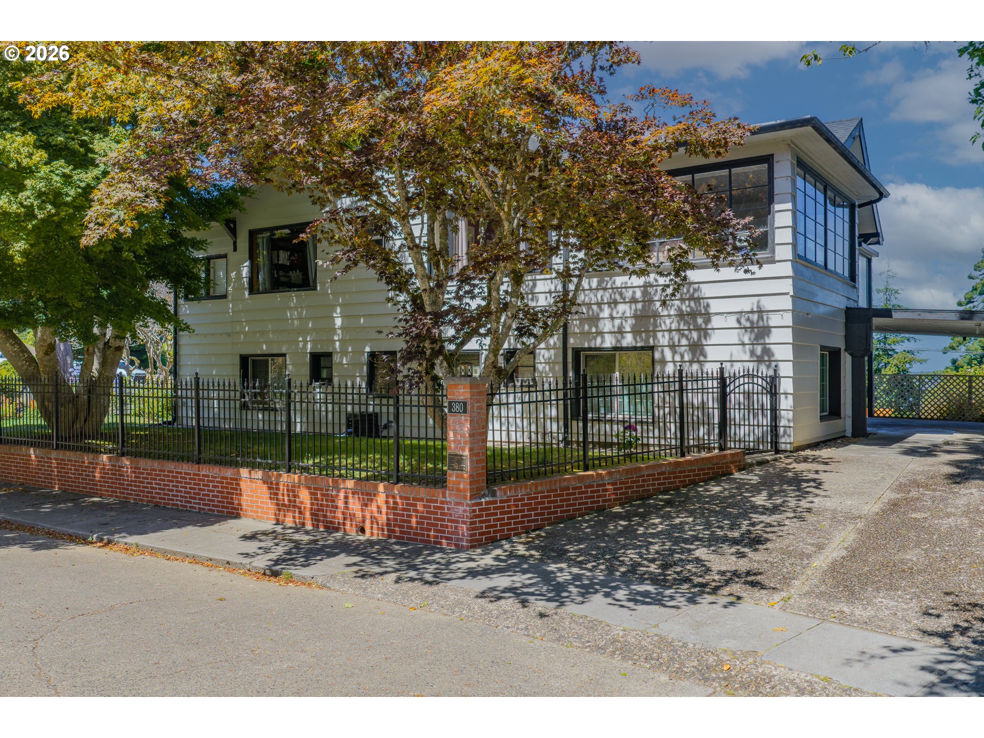 380 N 2nd Ct — photo