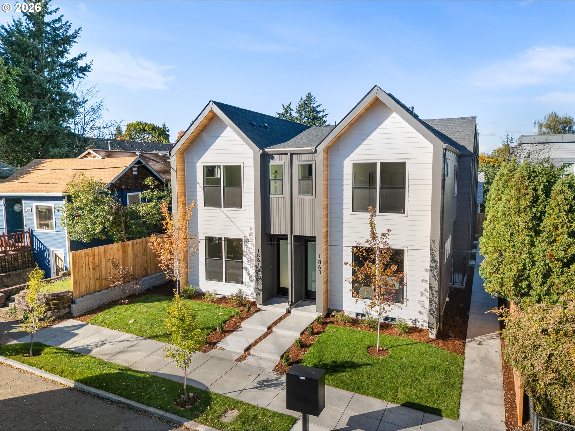 1865 SE Tacoma St 3 — photo