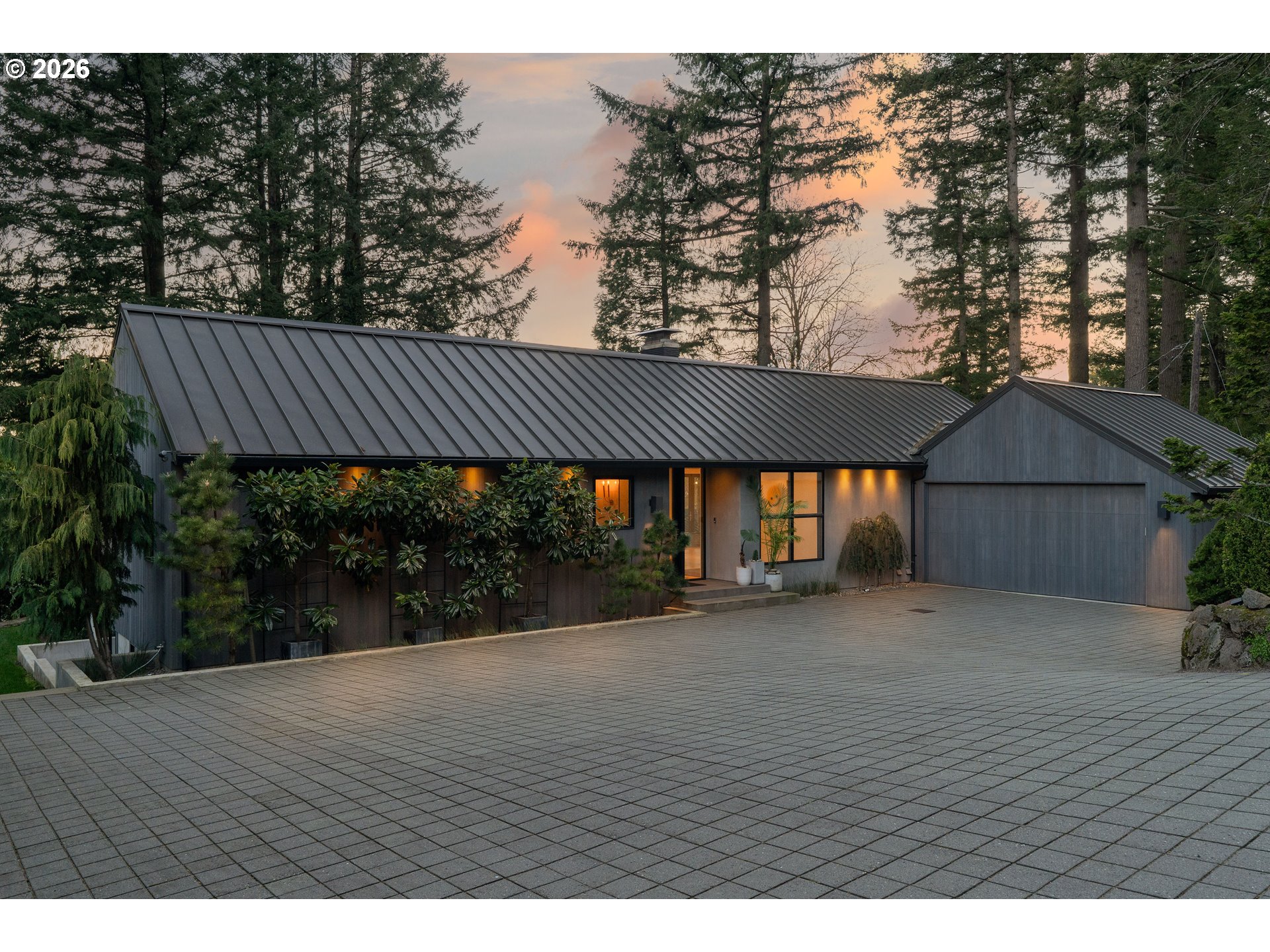 5202 SW Burton Dr — photo