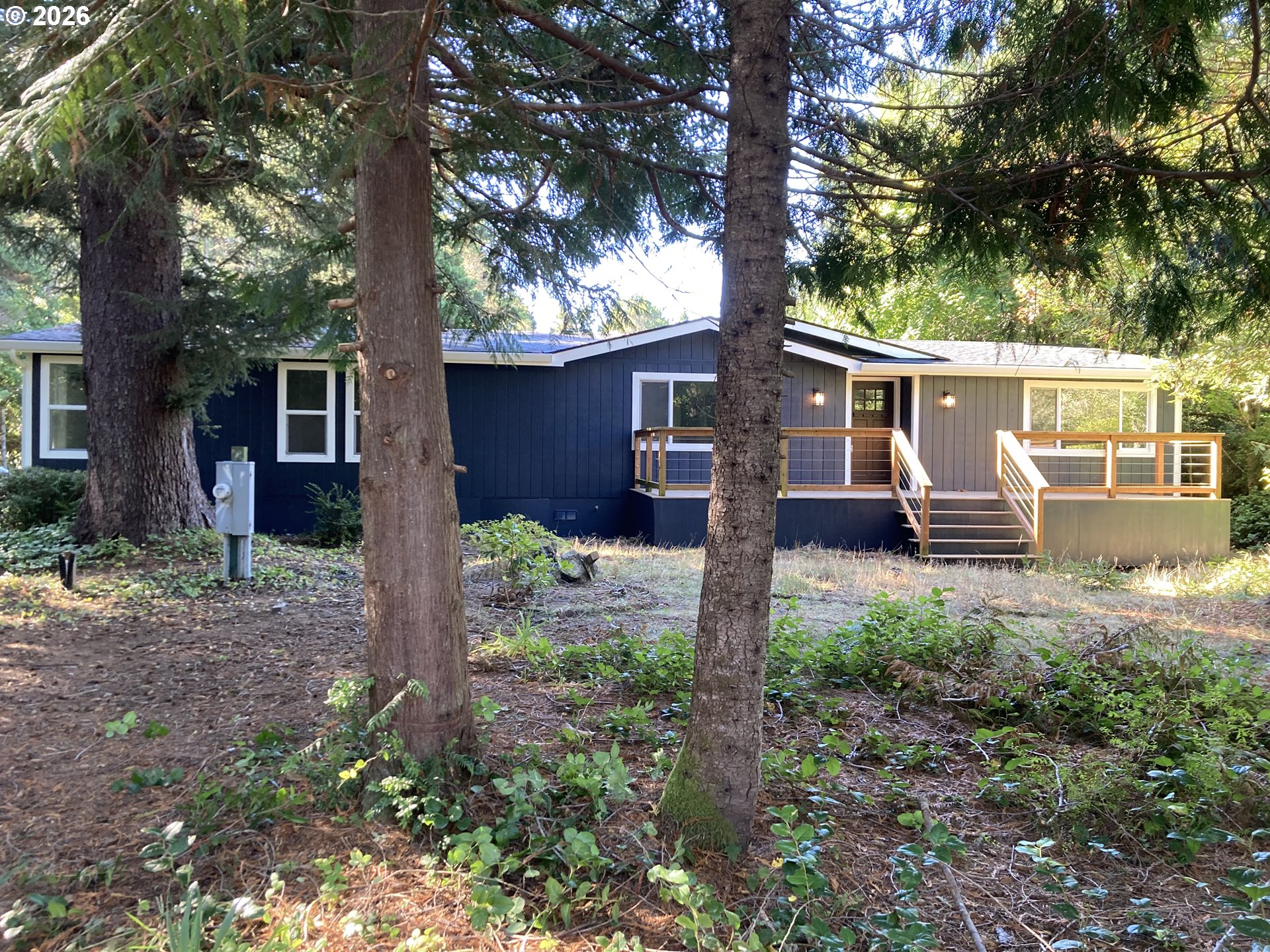 4800 Rhododendron Loop — photo
