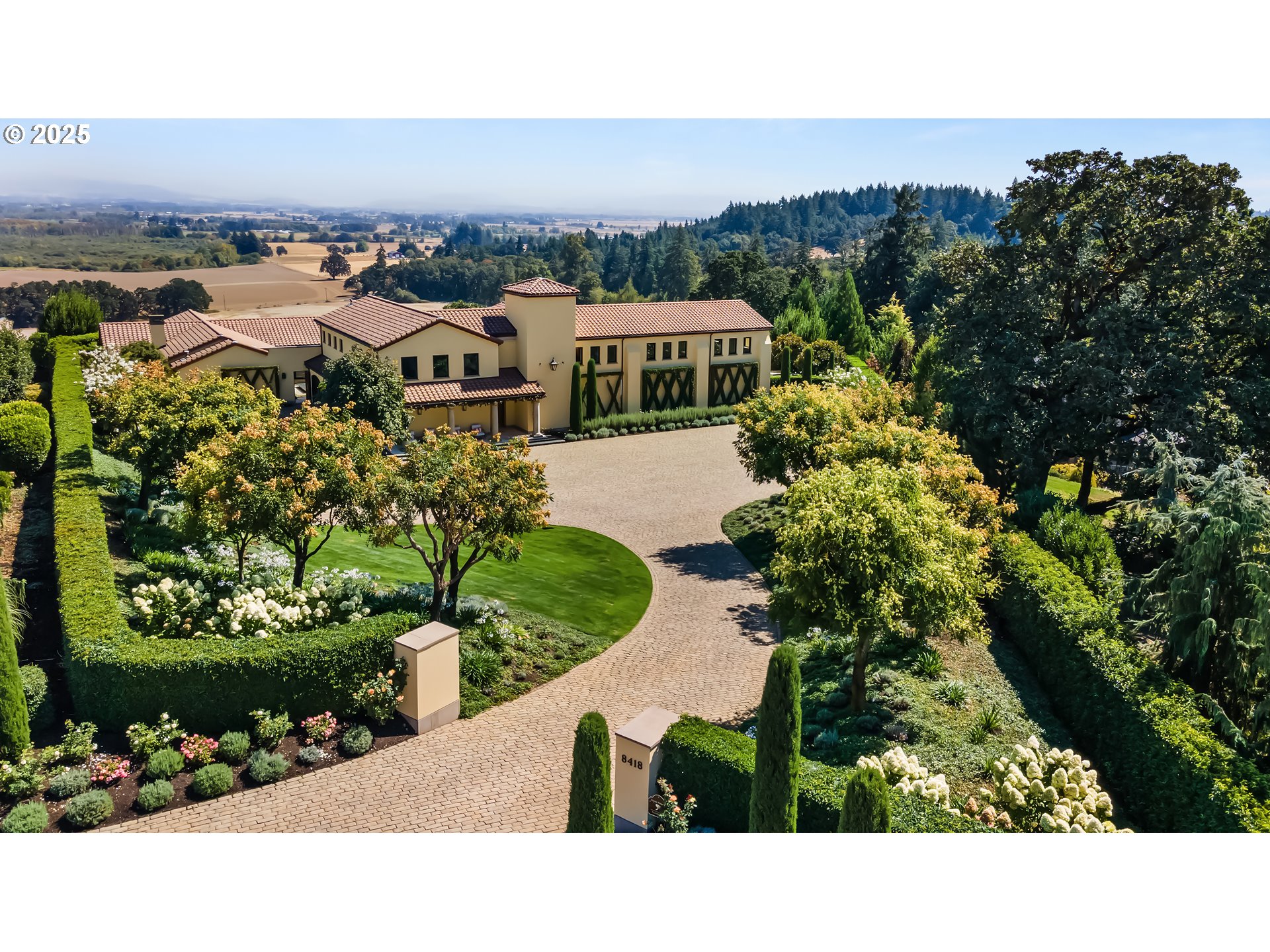 8418 Valley Way — photo