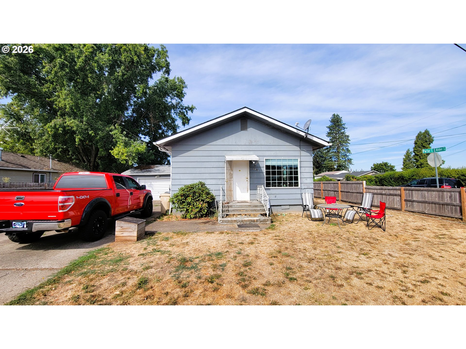 2410 Porter St — photo