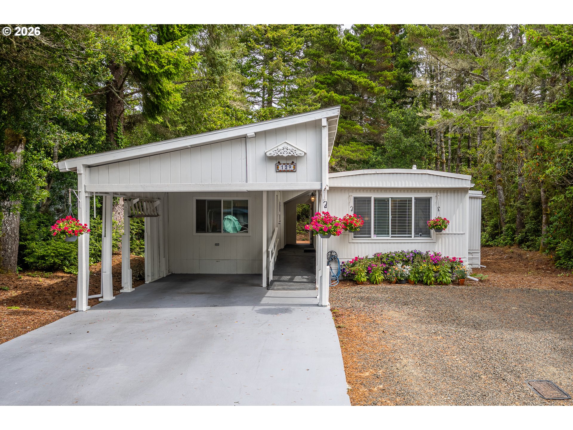 1600 Rhododendron Dr 129 — photo
