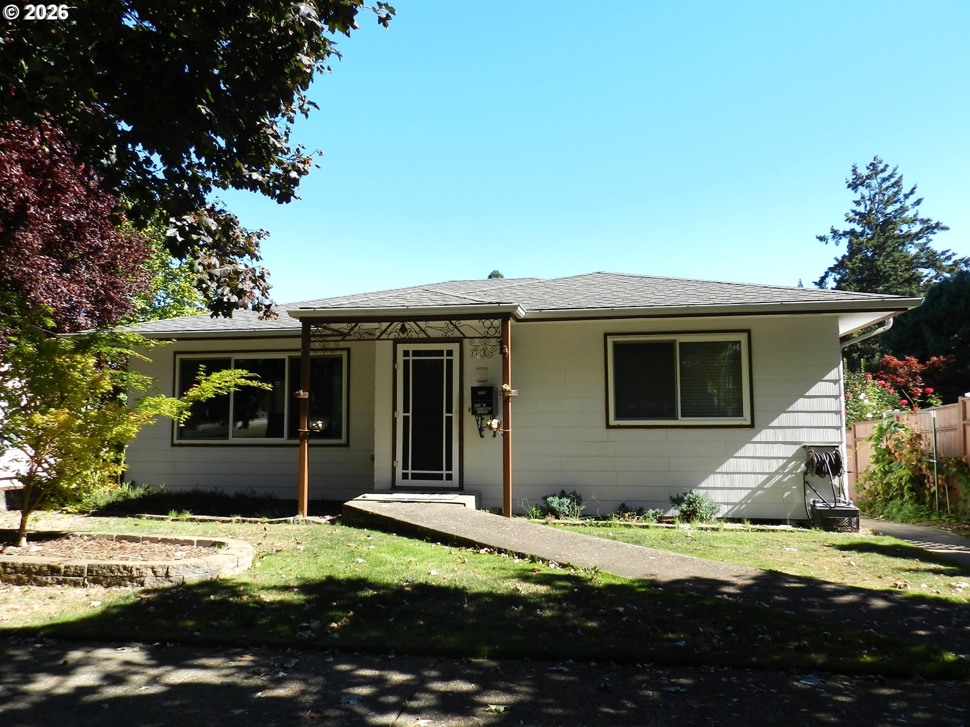 1715 Elm St — photo