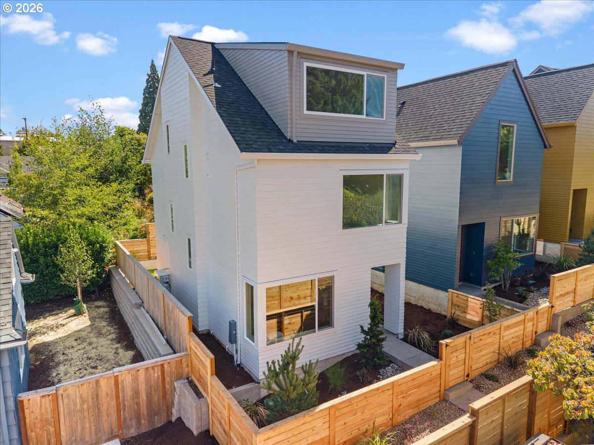 4126 SE Franklin St — photo