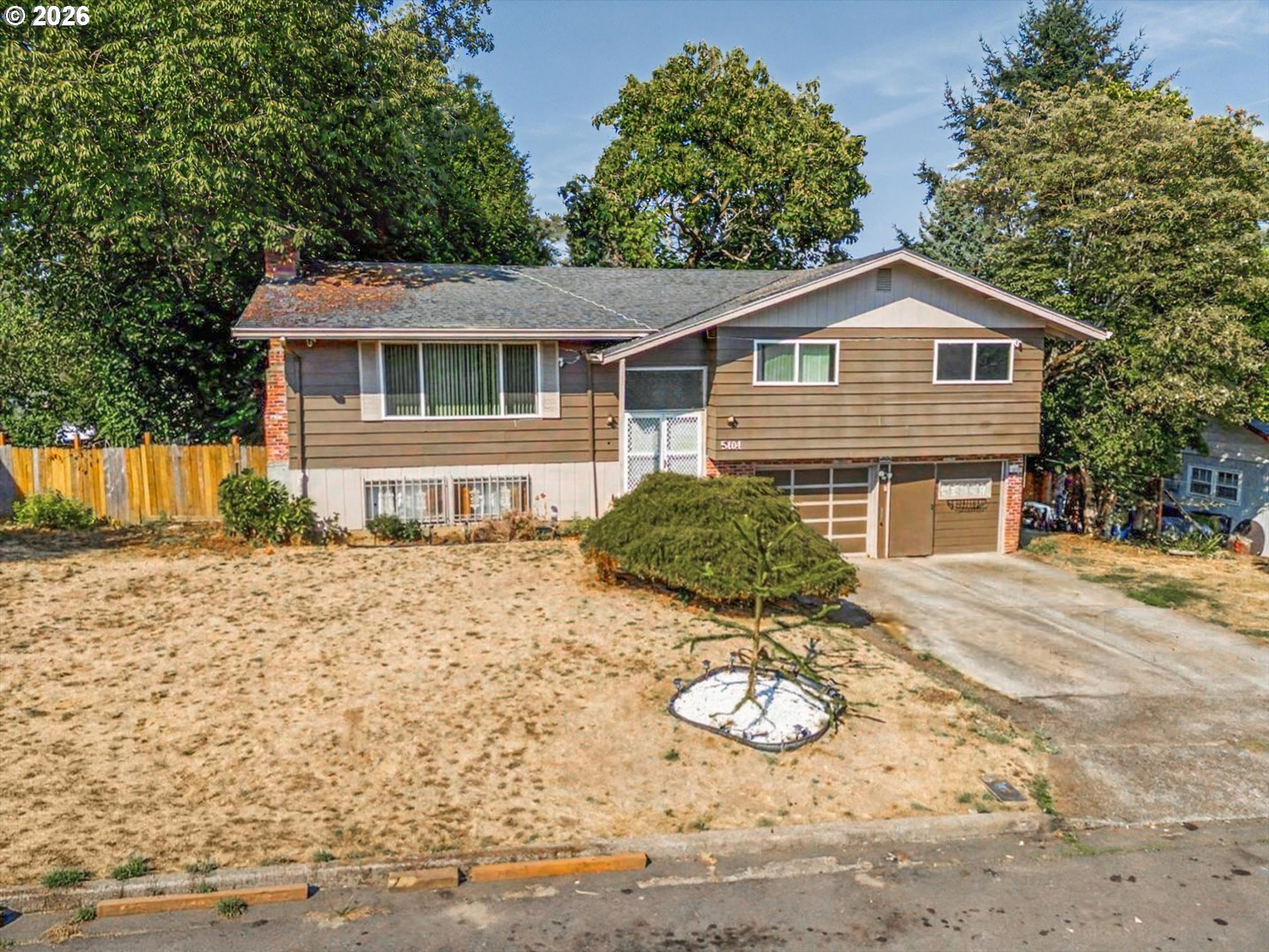 5404 NE Chateau Dr — photo