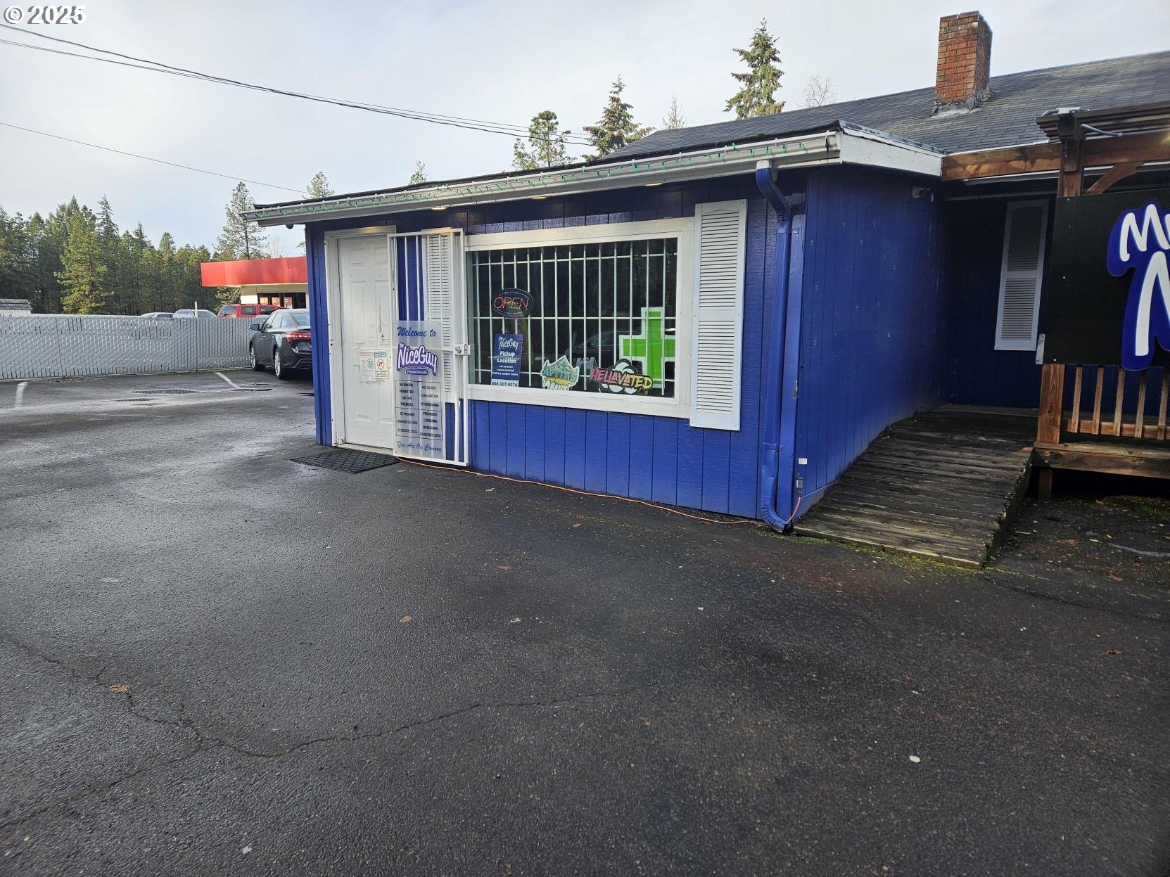 Home in Veneta, OR 97487 — photo 3