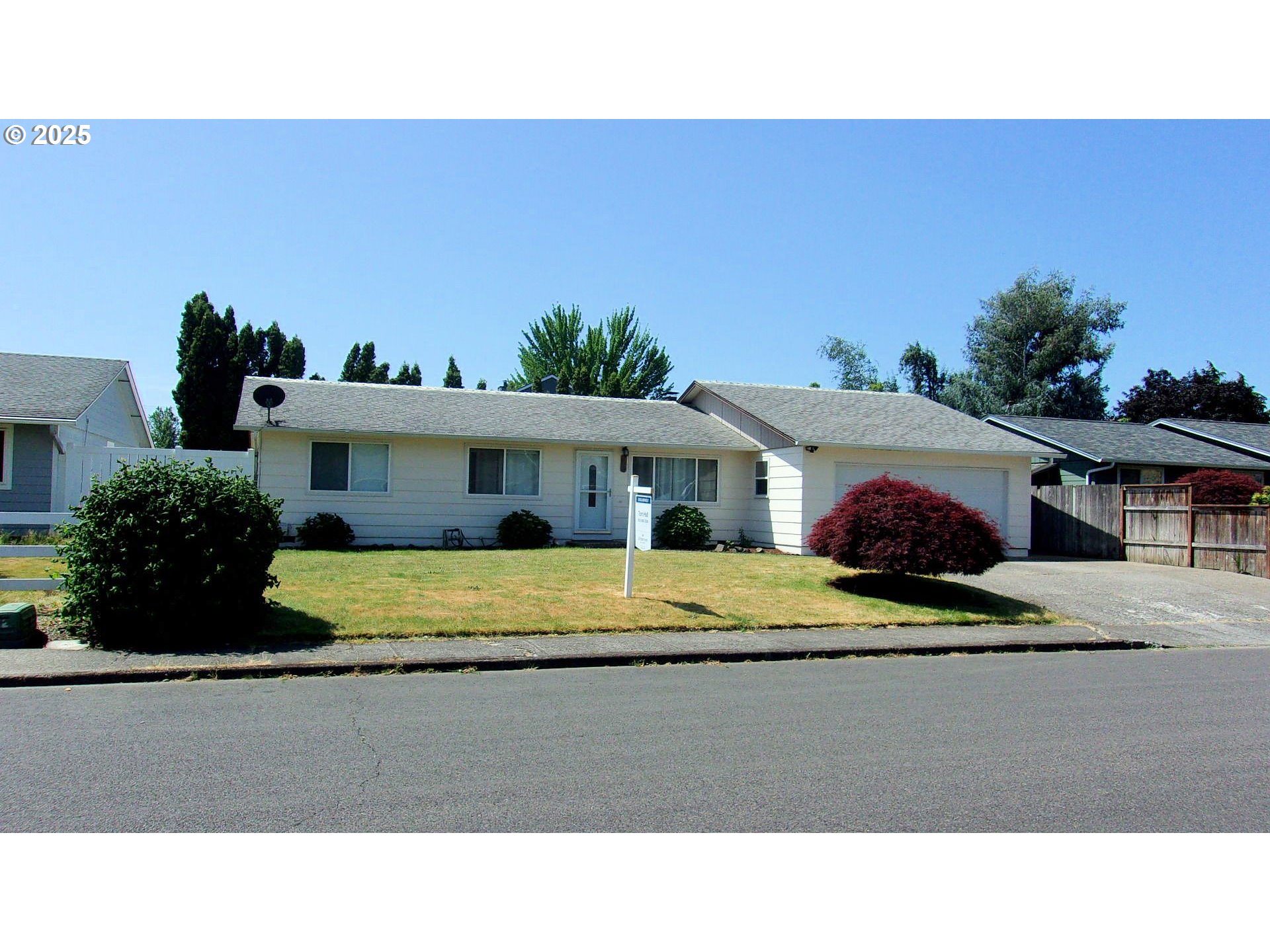 2168 Aldine Dr — photo