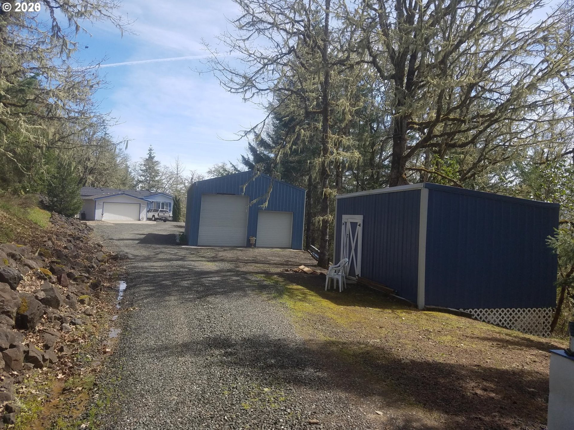 727 Hilltop Dr — photo