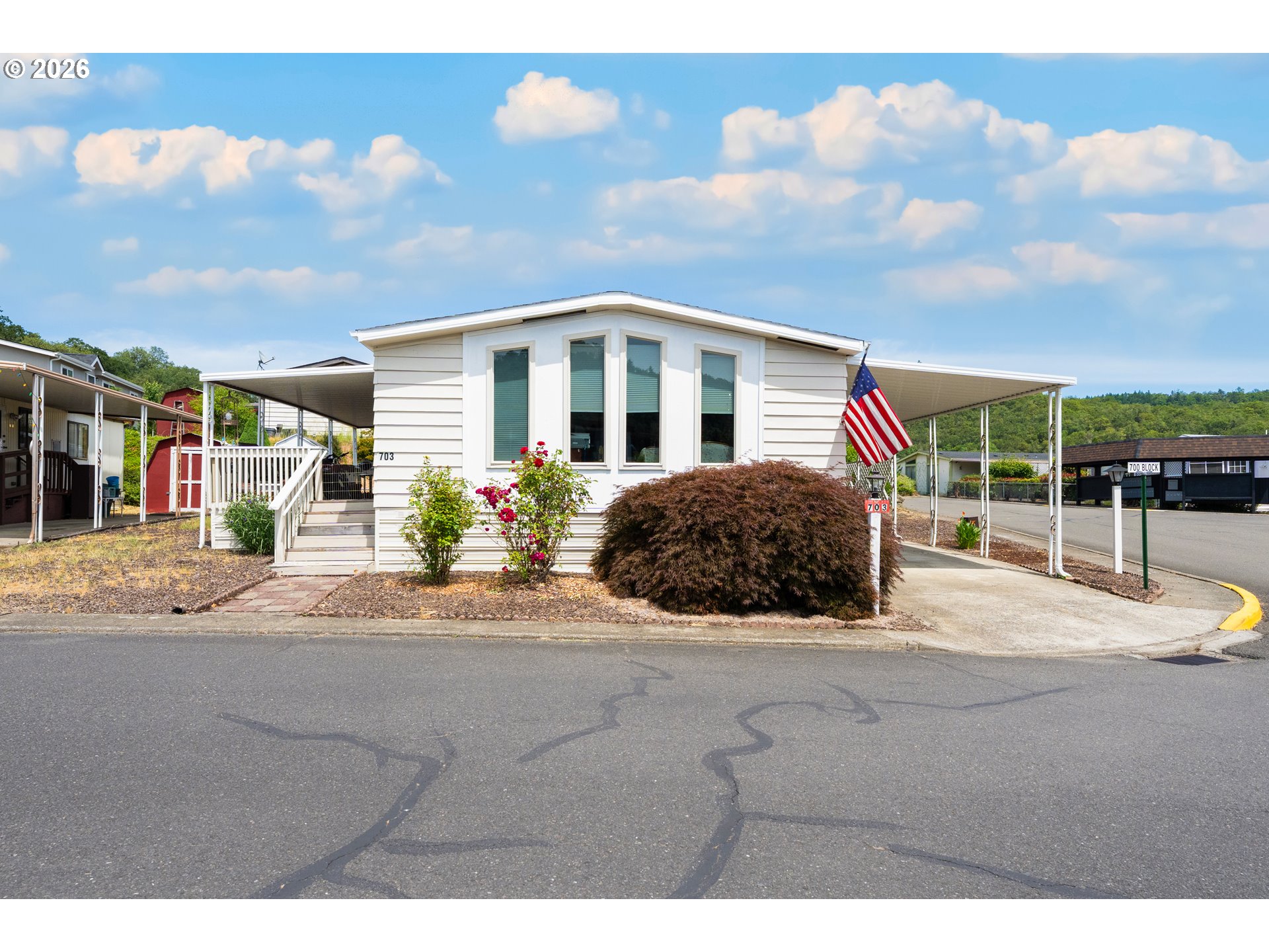 703 Shadow Ranch Ln — photo