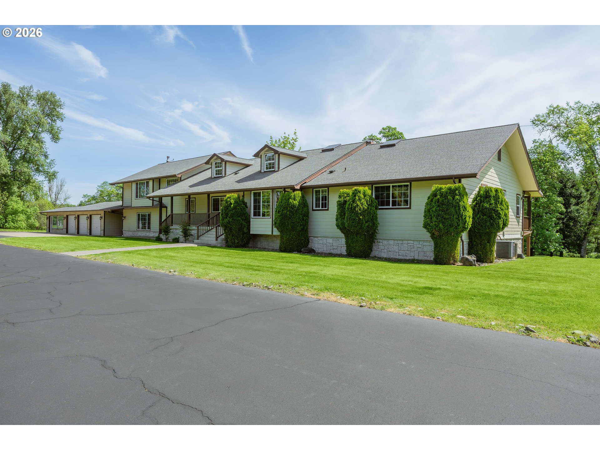 3782 Del Rio Rd, Roseburg, OR 97471 — photo 2