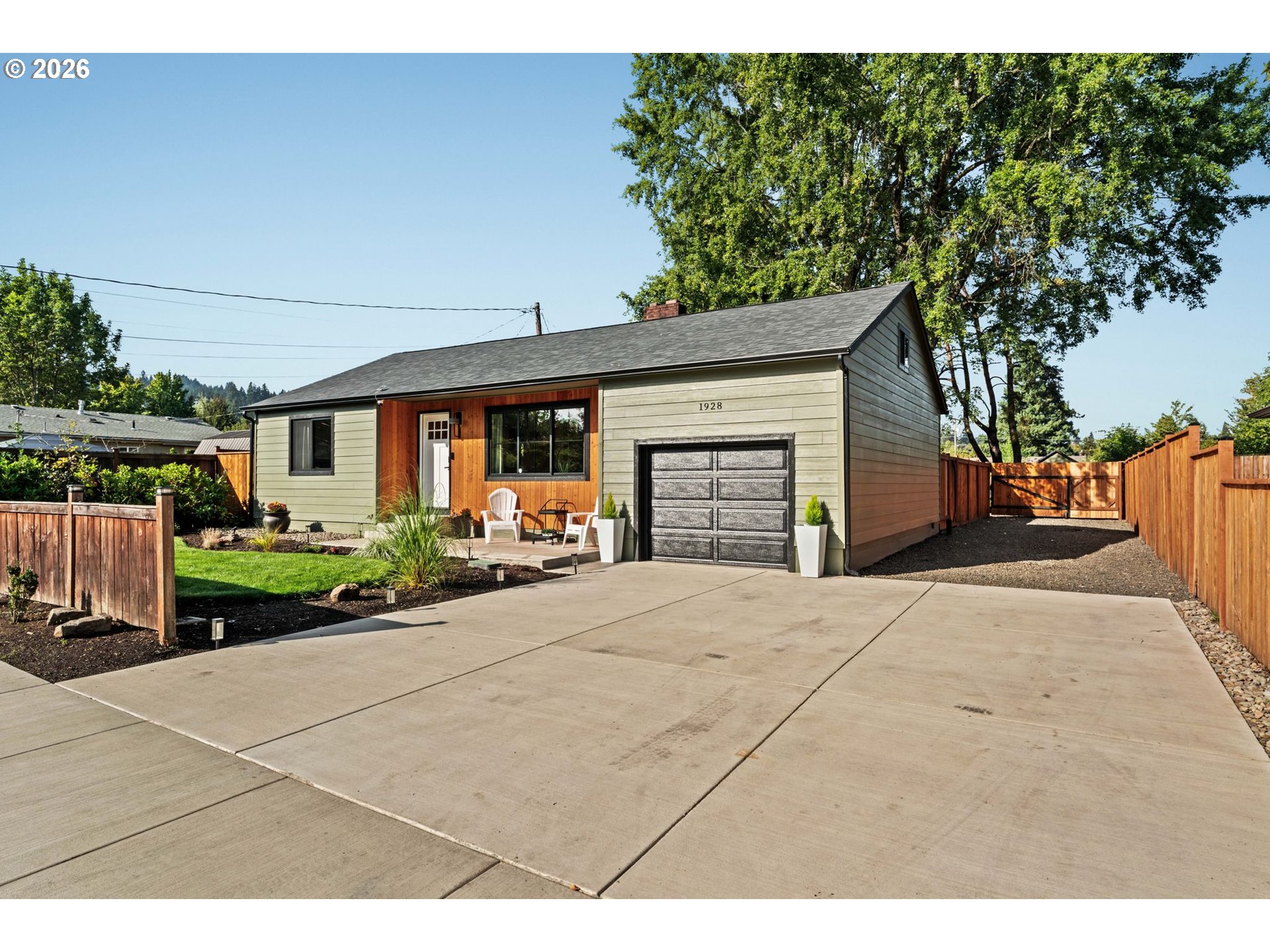1928 Arthur St, Eugene, OR 97405 — photo 2