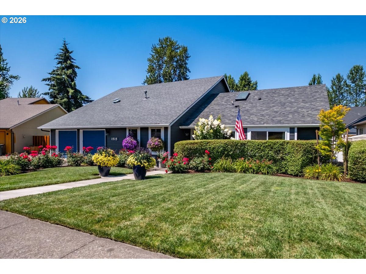 1515 NE Rock Ledge Dr — photo