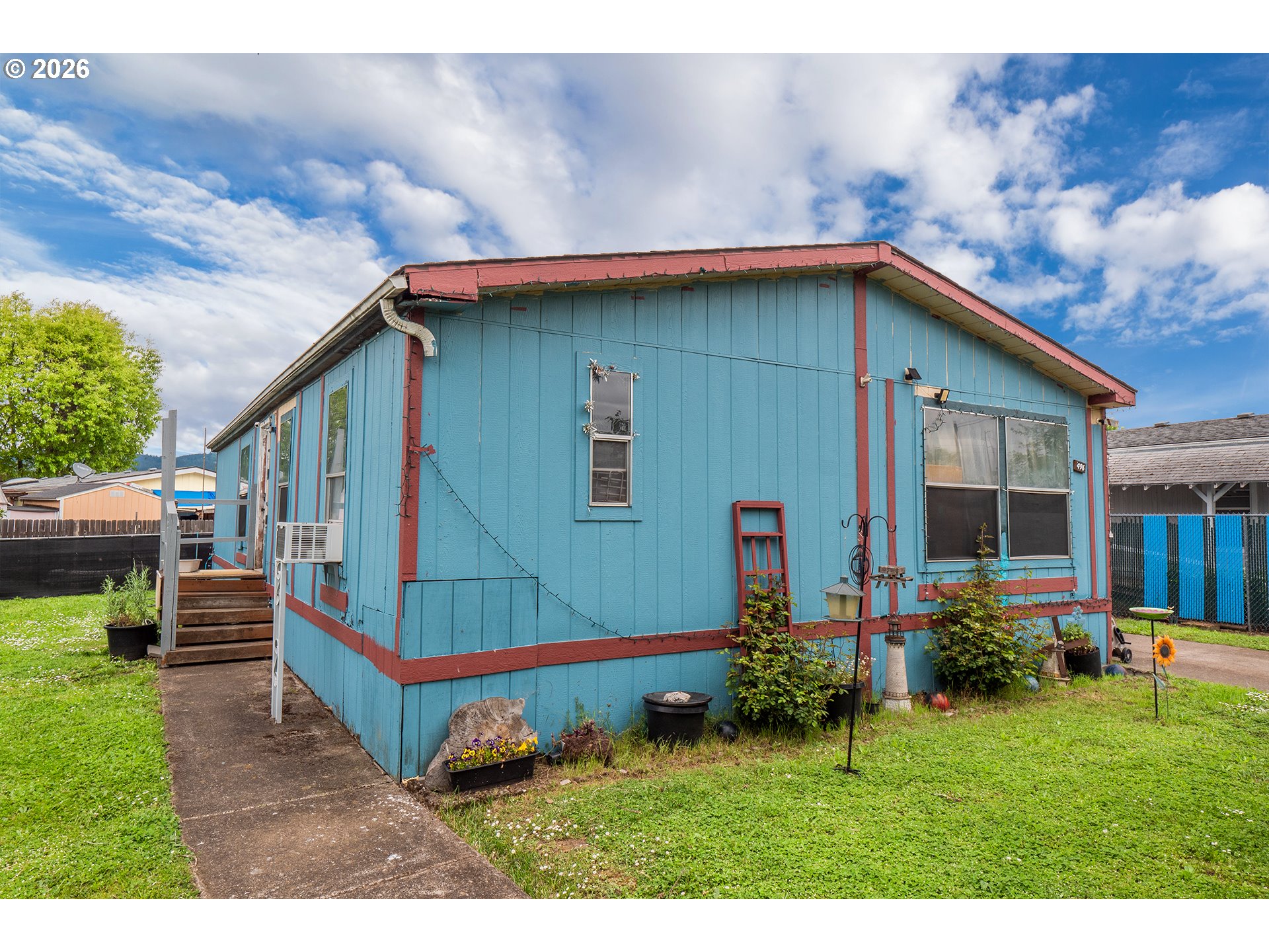 496 Scotts Glen Dr — photo