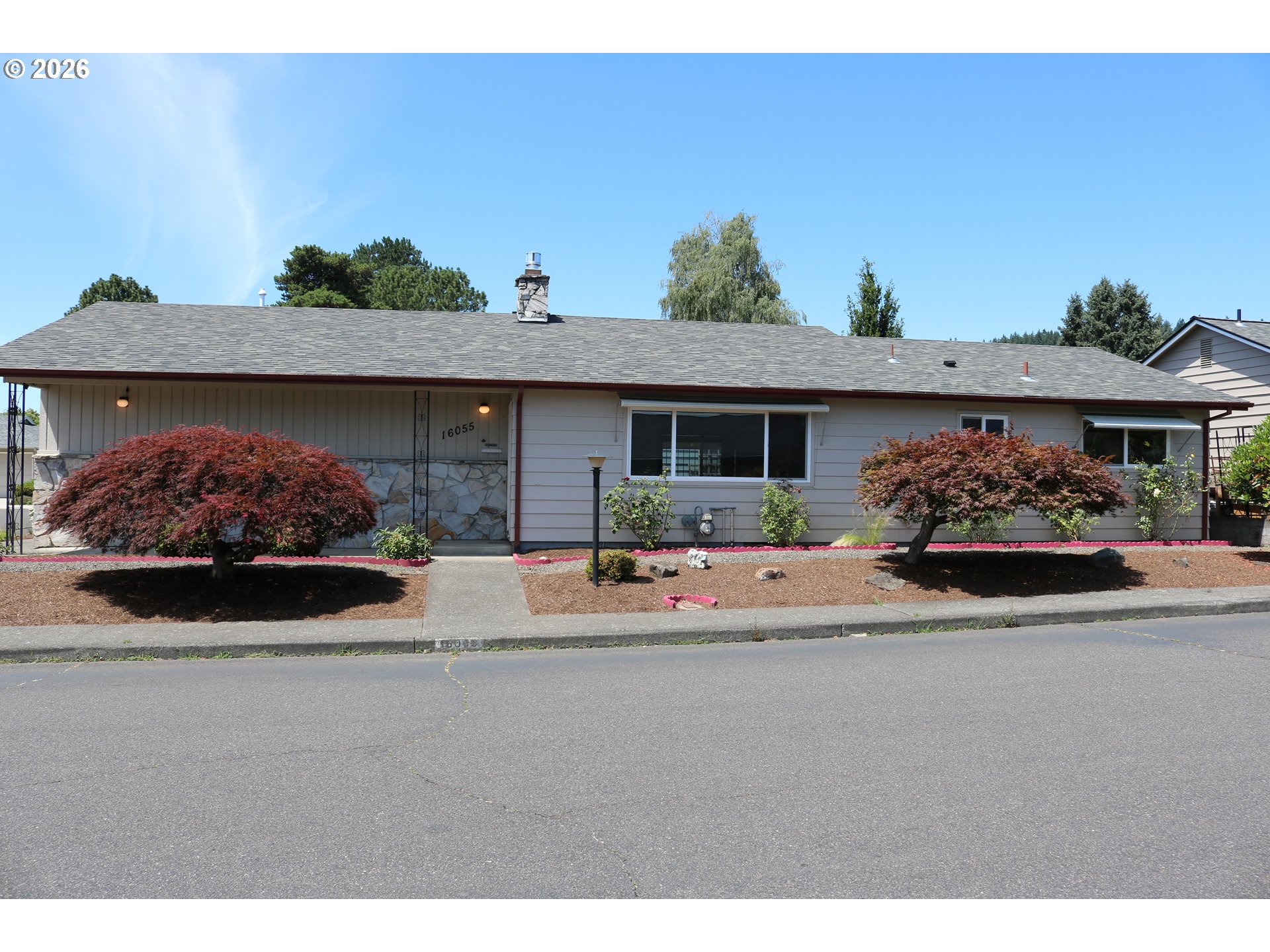 16055 SW Queen Victoria Pl — photo