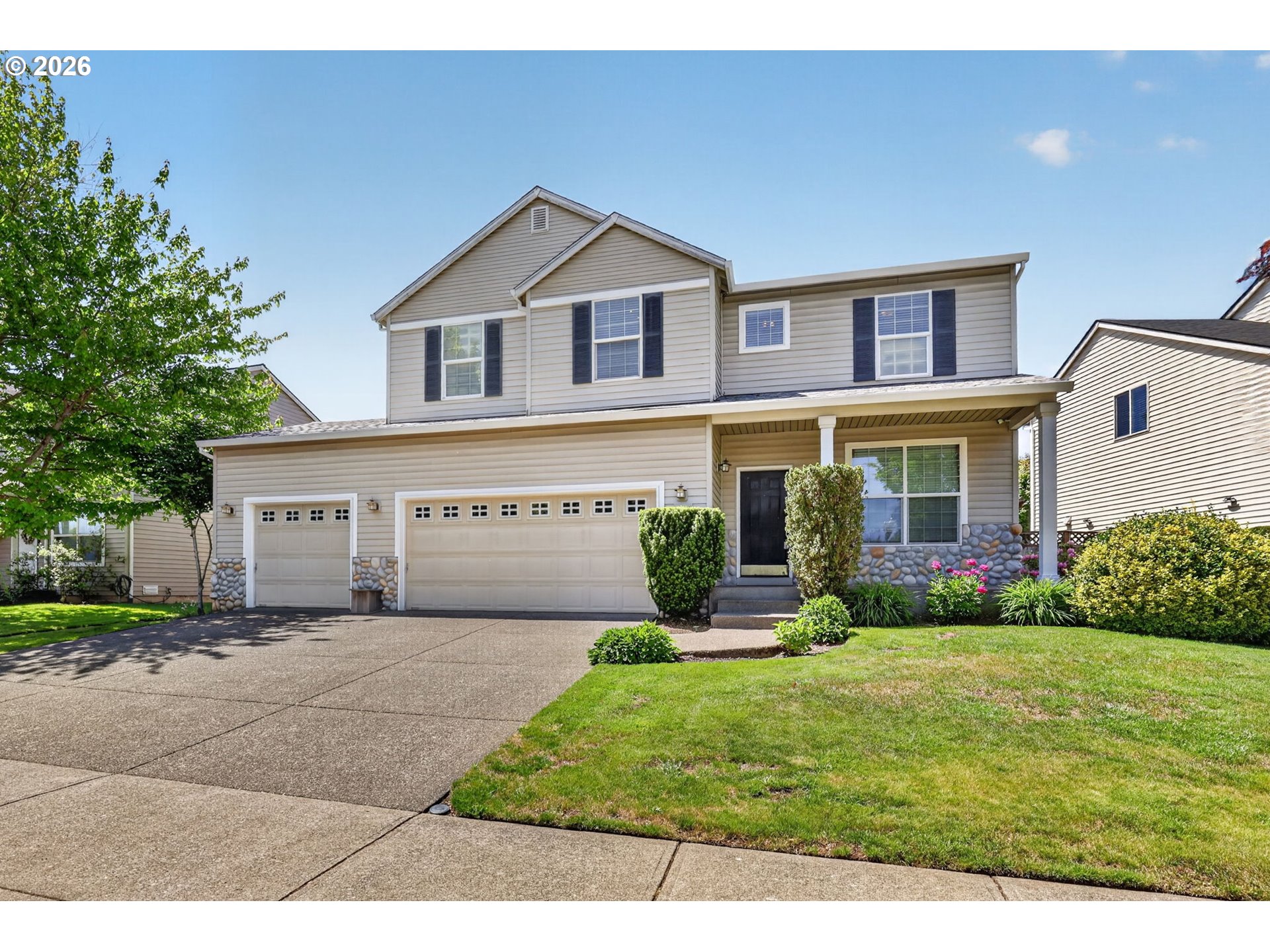 2571 Graystone Dr — photo