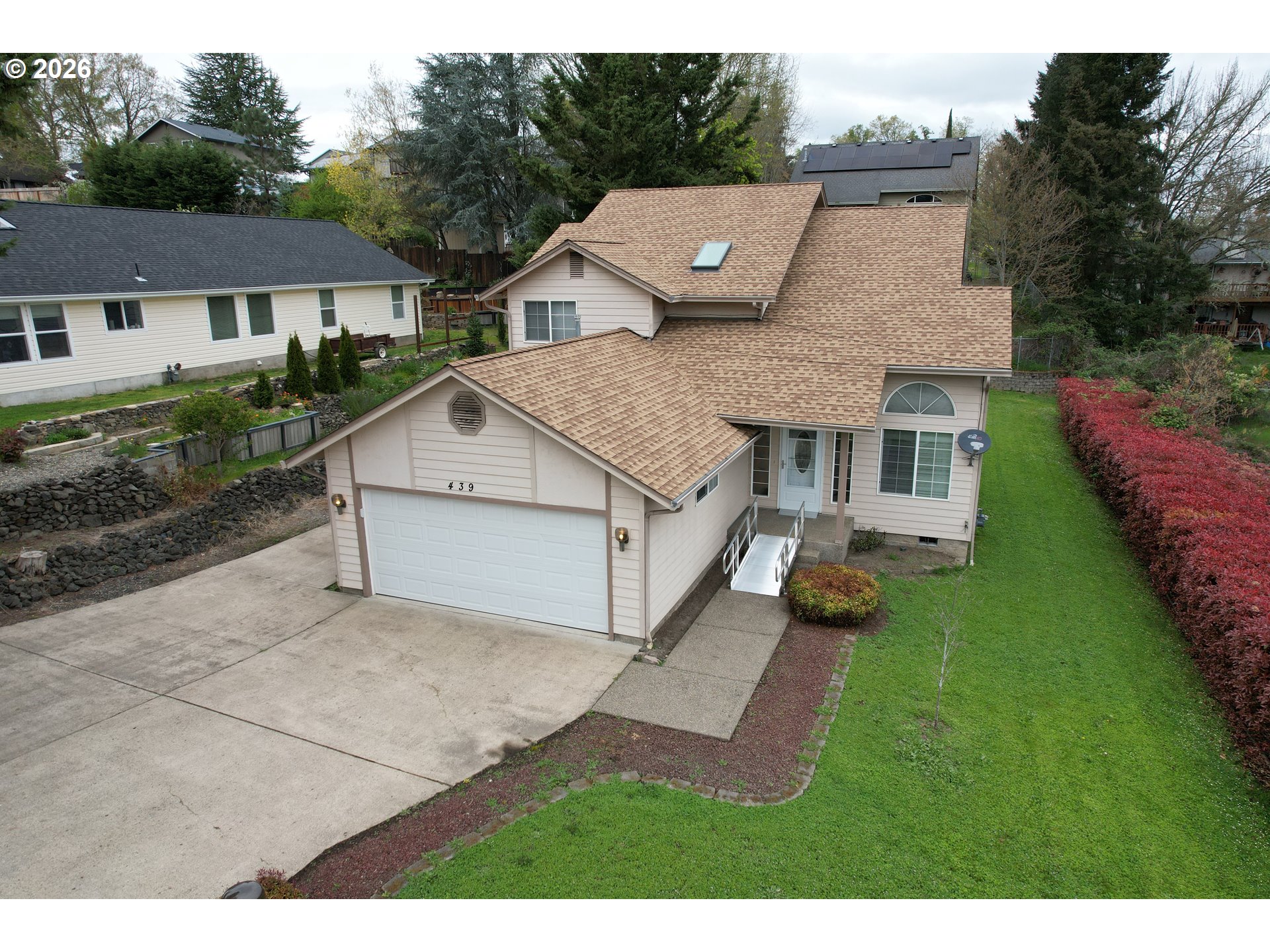 439 Chandler Dr — photo
