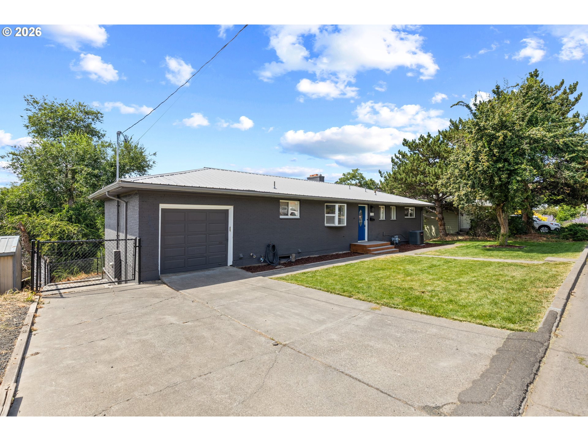 715 NW 6th St, Pendleton, OR 97801 — photo 2