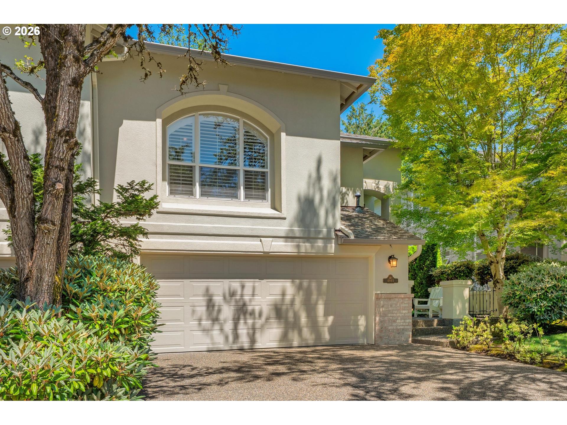 4965 Mulholland Dr — photo