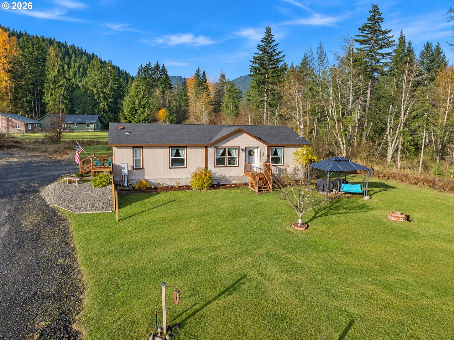 252 Blackledge Rd, Carson, WA 98610 — photo 2