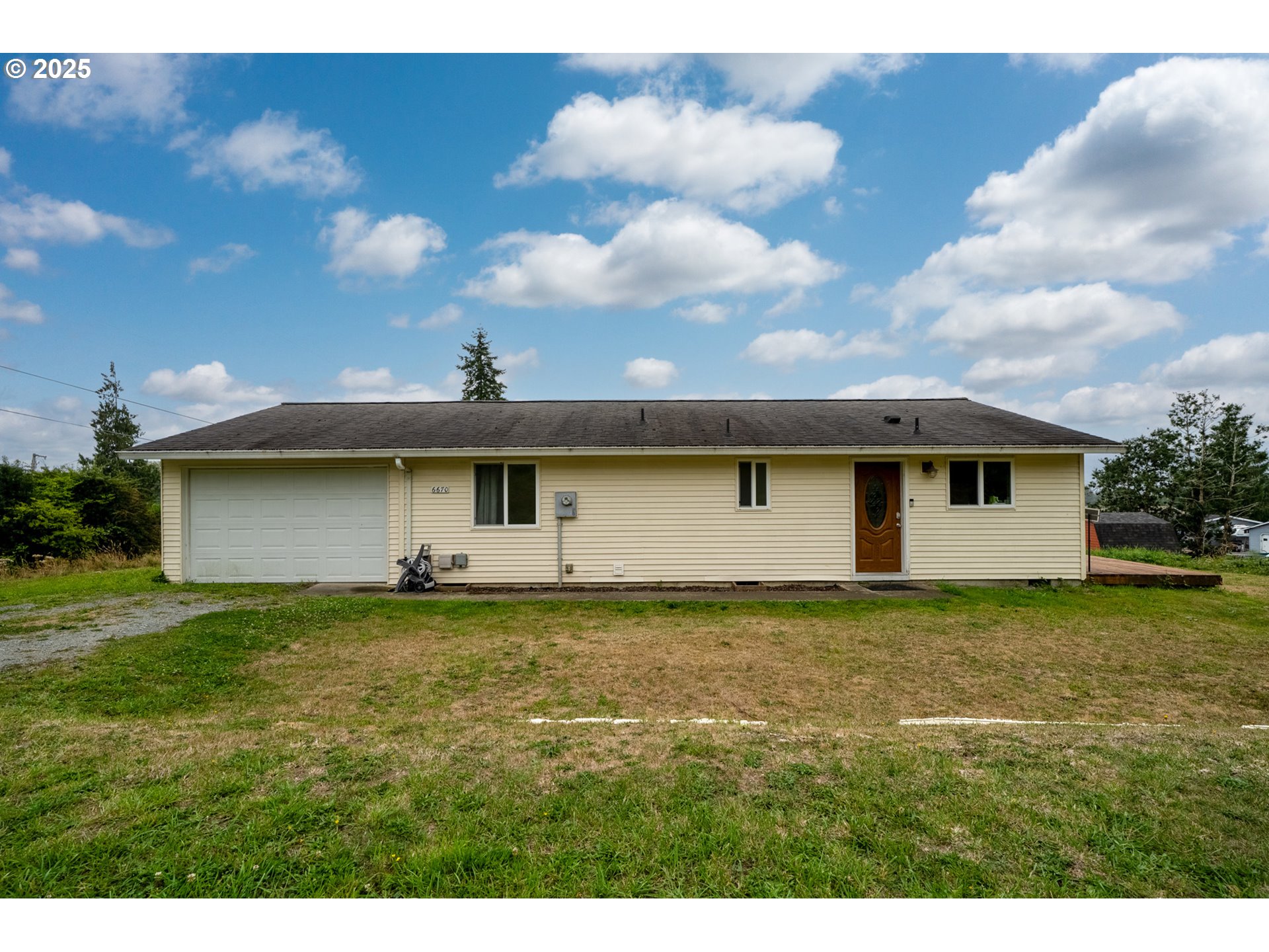 6670 Seattle Ave — photo