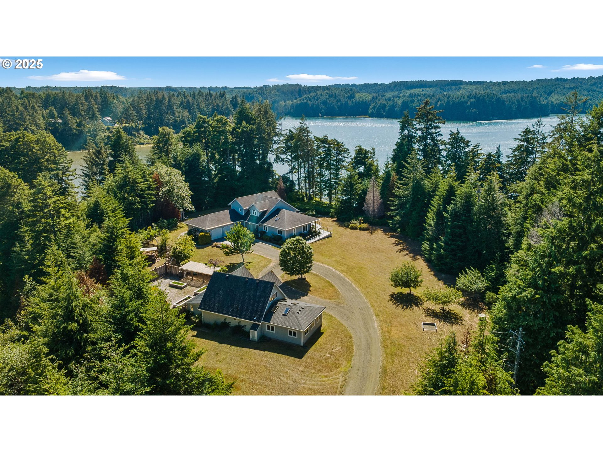 62560 Crown Point Rd, CoosBay, OR 97420