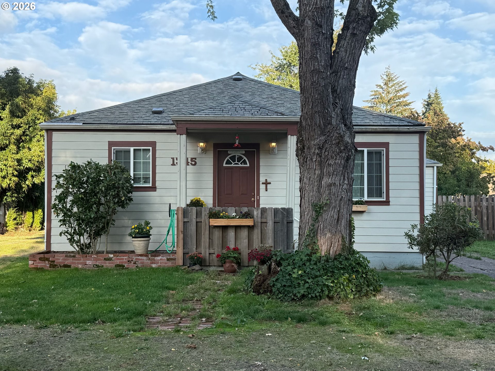 1345 Sunny Dr — photo