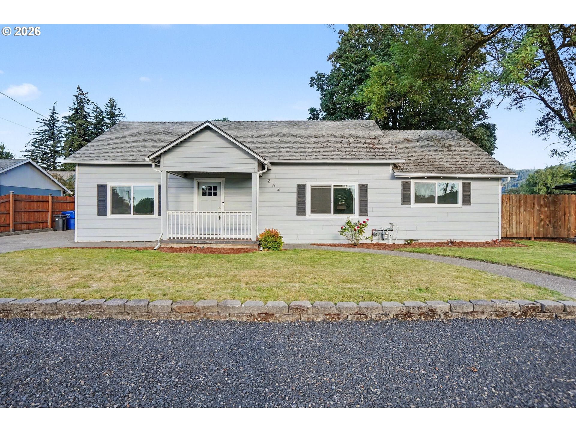 264 7th St, Lyons, OR 97358 — photo 2