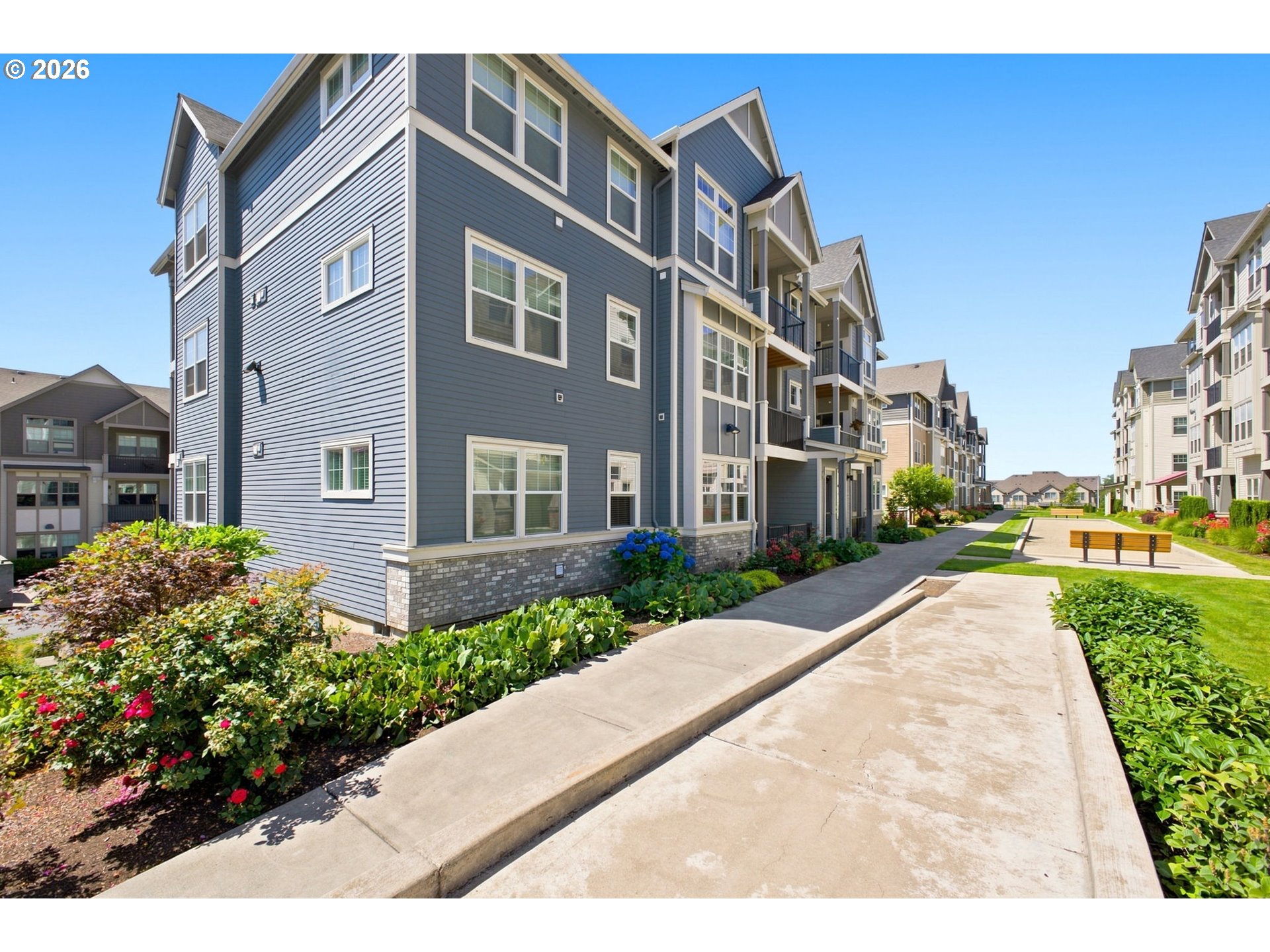 17149 SW Snowdale St 104 — photo