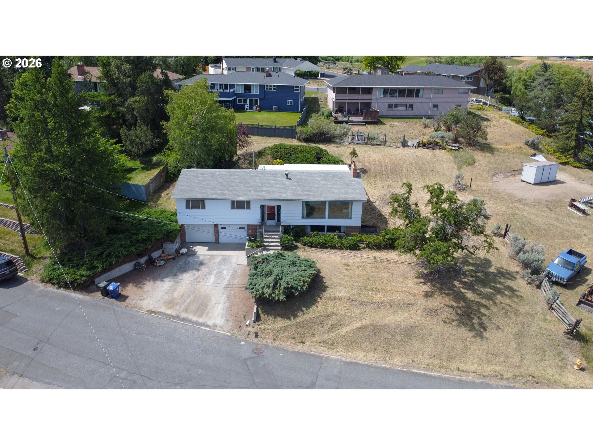 2925 Hillcrest Dr — photo