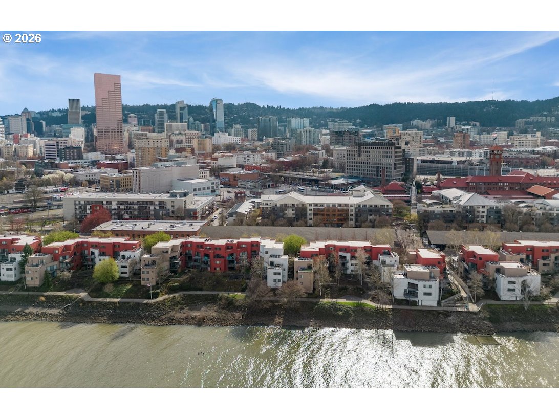 910 NW Naito Pkwy I-12 — photo