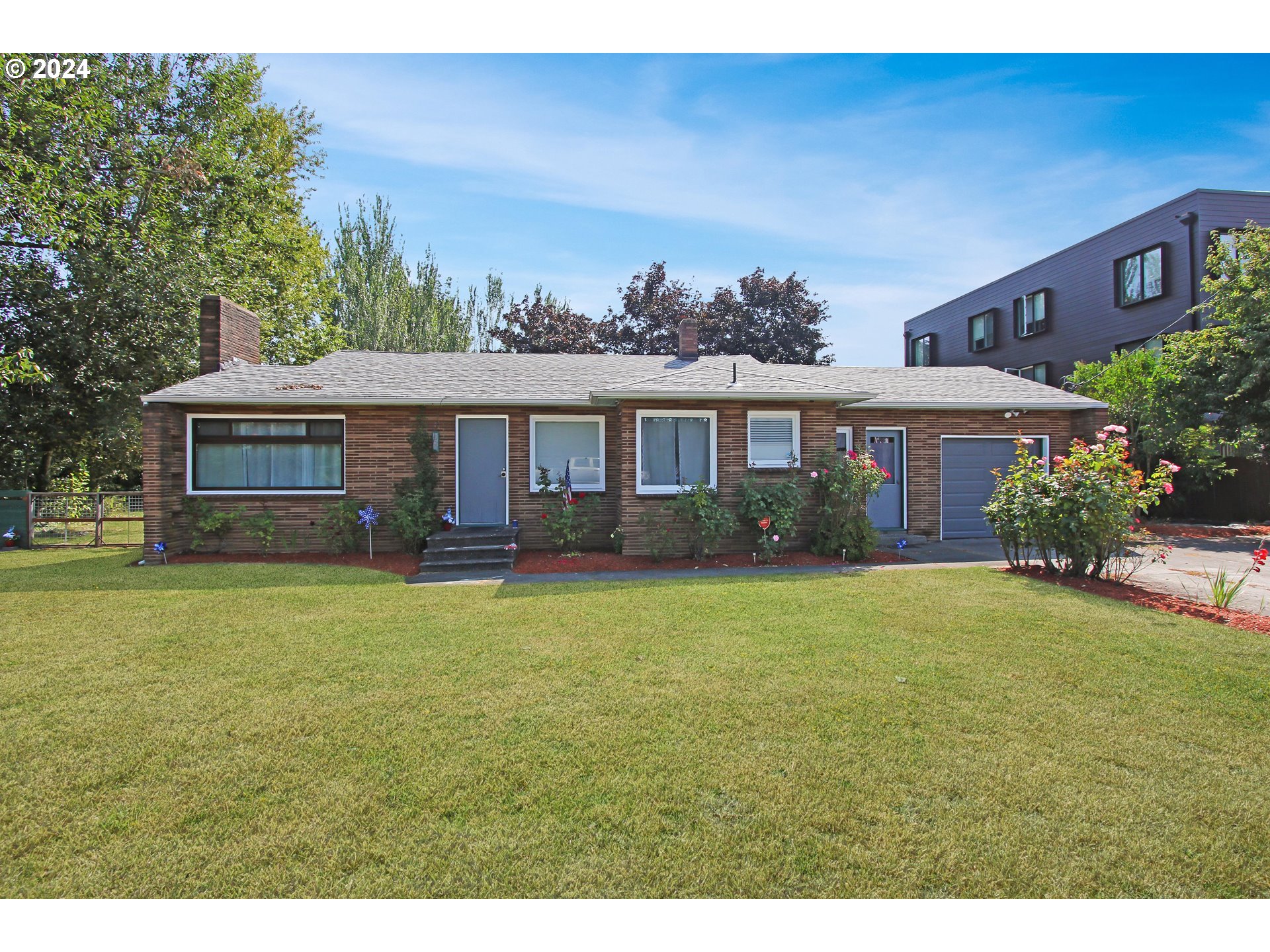 450 SE Hogan Rd, Gresham, OR 97080 — photo 2