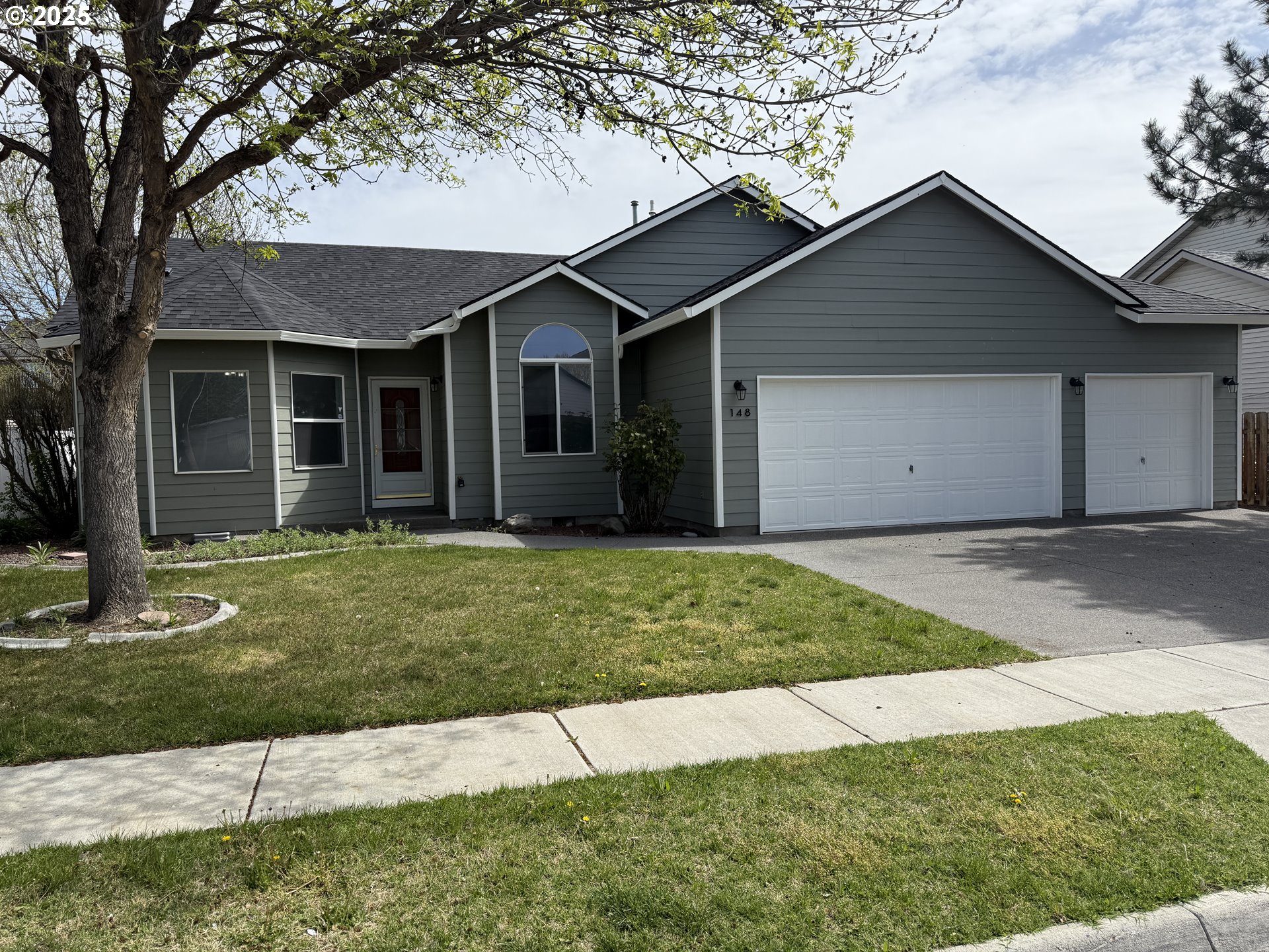 148 NE 11th Pl — photo