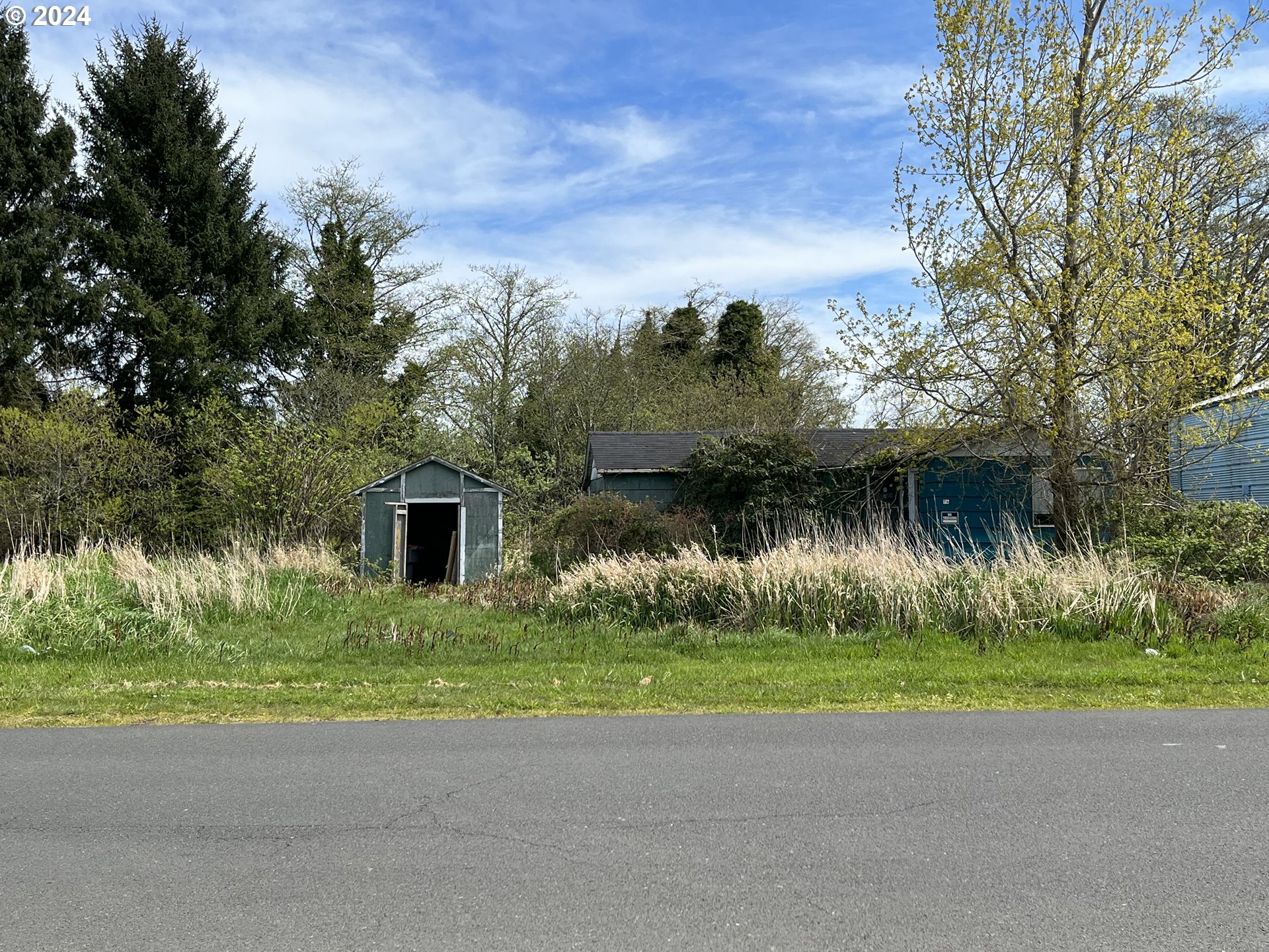 76 NE Heron Ave — photo