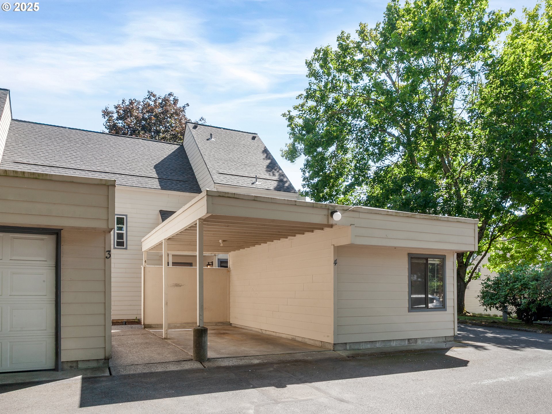 361 NE Village Squire Ave 4 — photo