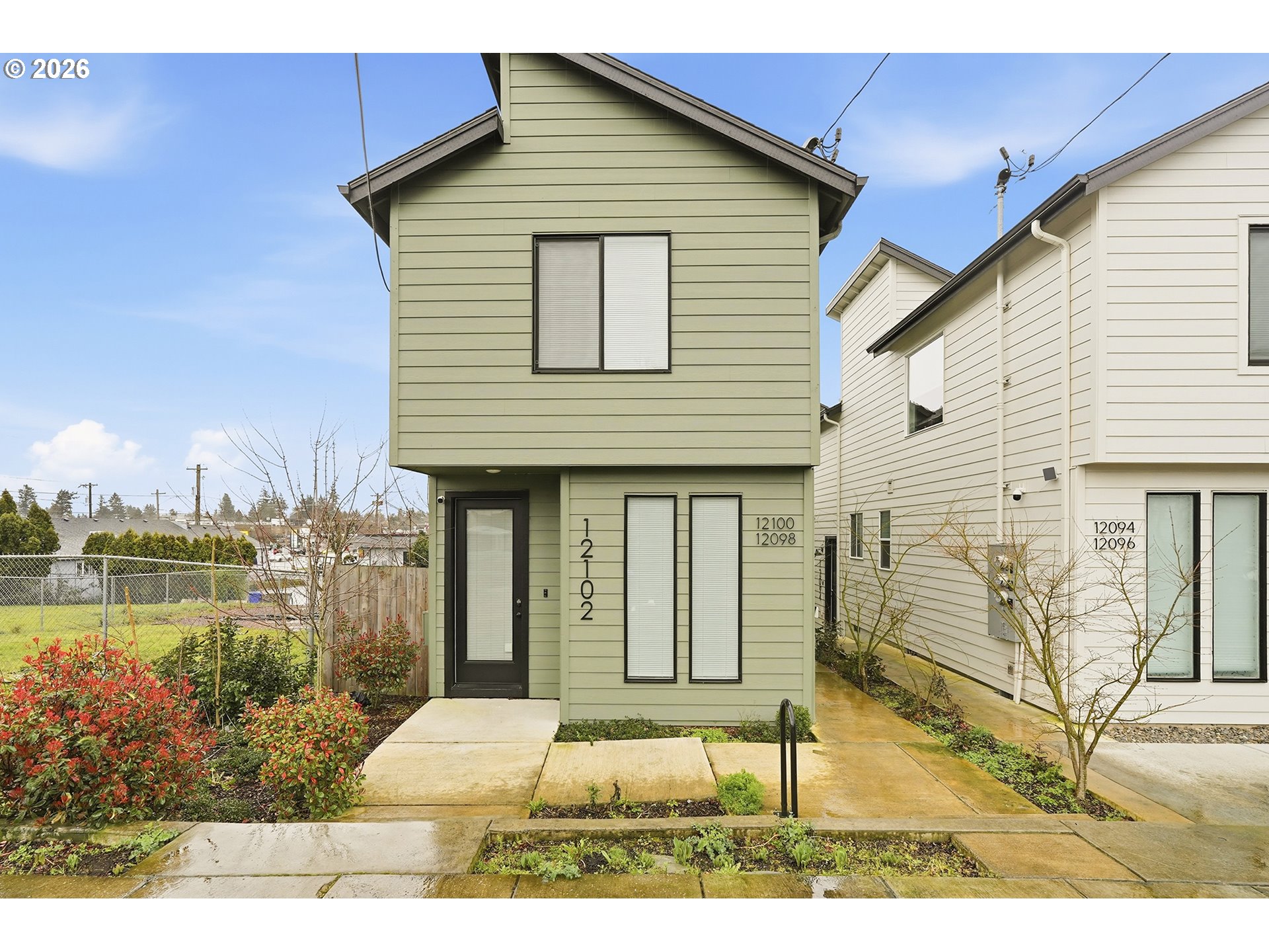 Home in Portland, OR 97216 — photo 2