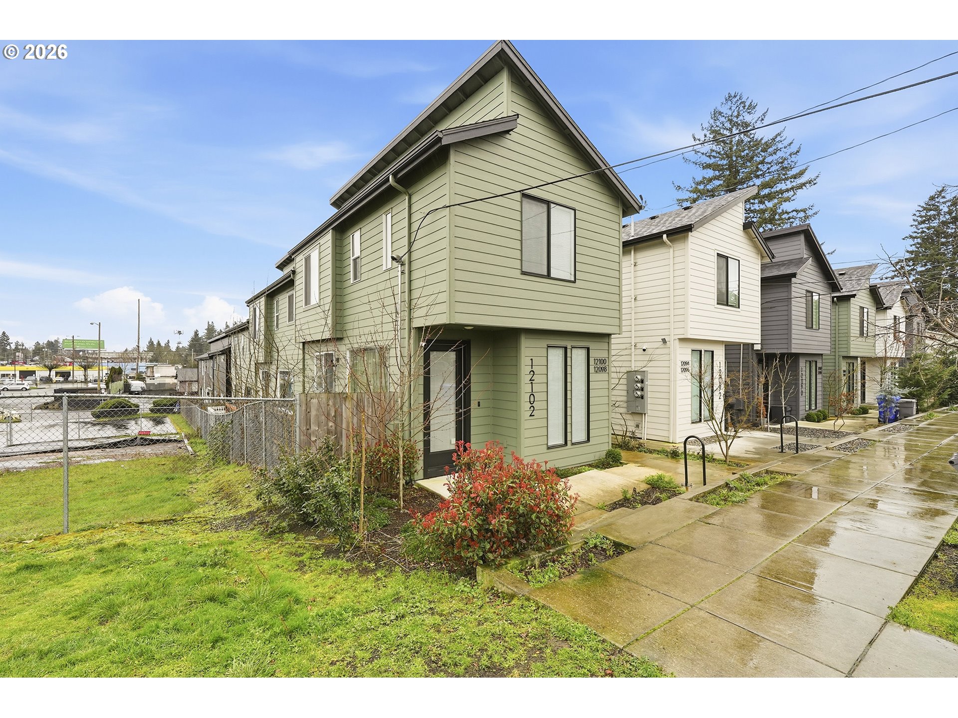 Home in Portland, OR 97216 — photo 3