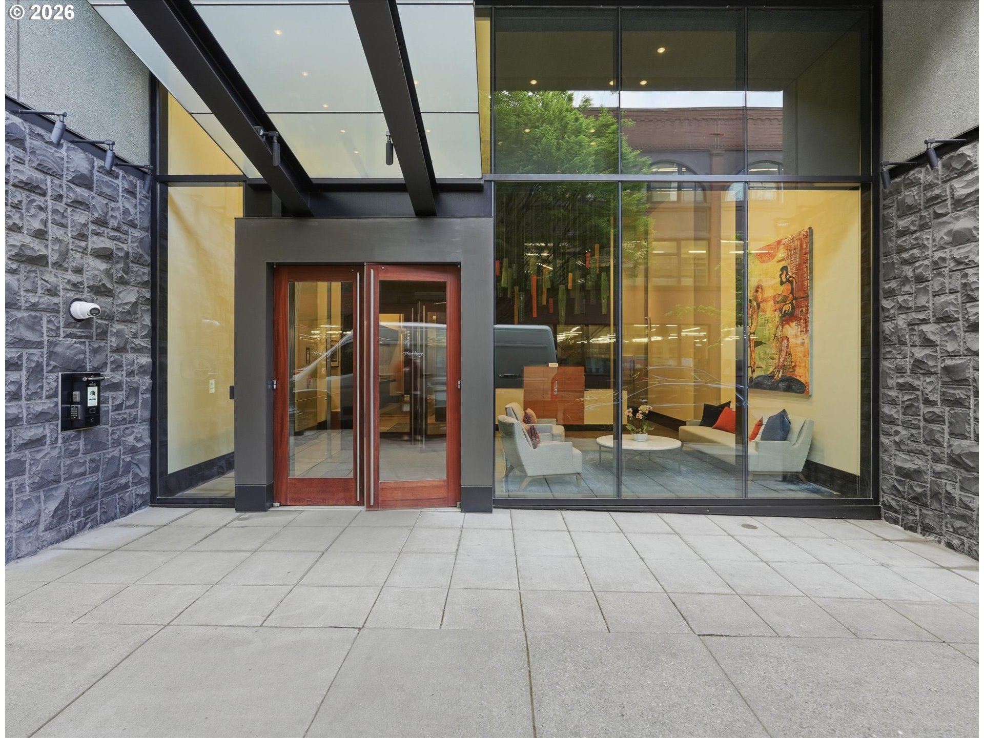 1025 NW Couch St 816 — photo