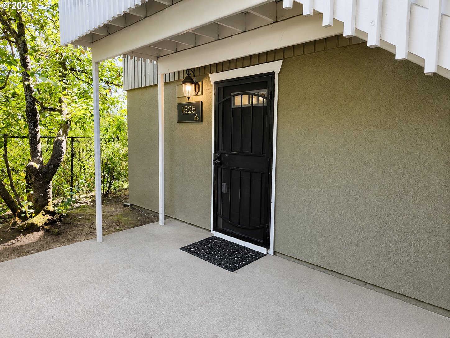 1525 Garfield Pl — photo