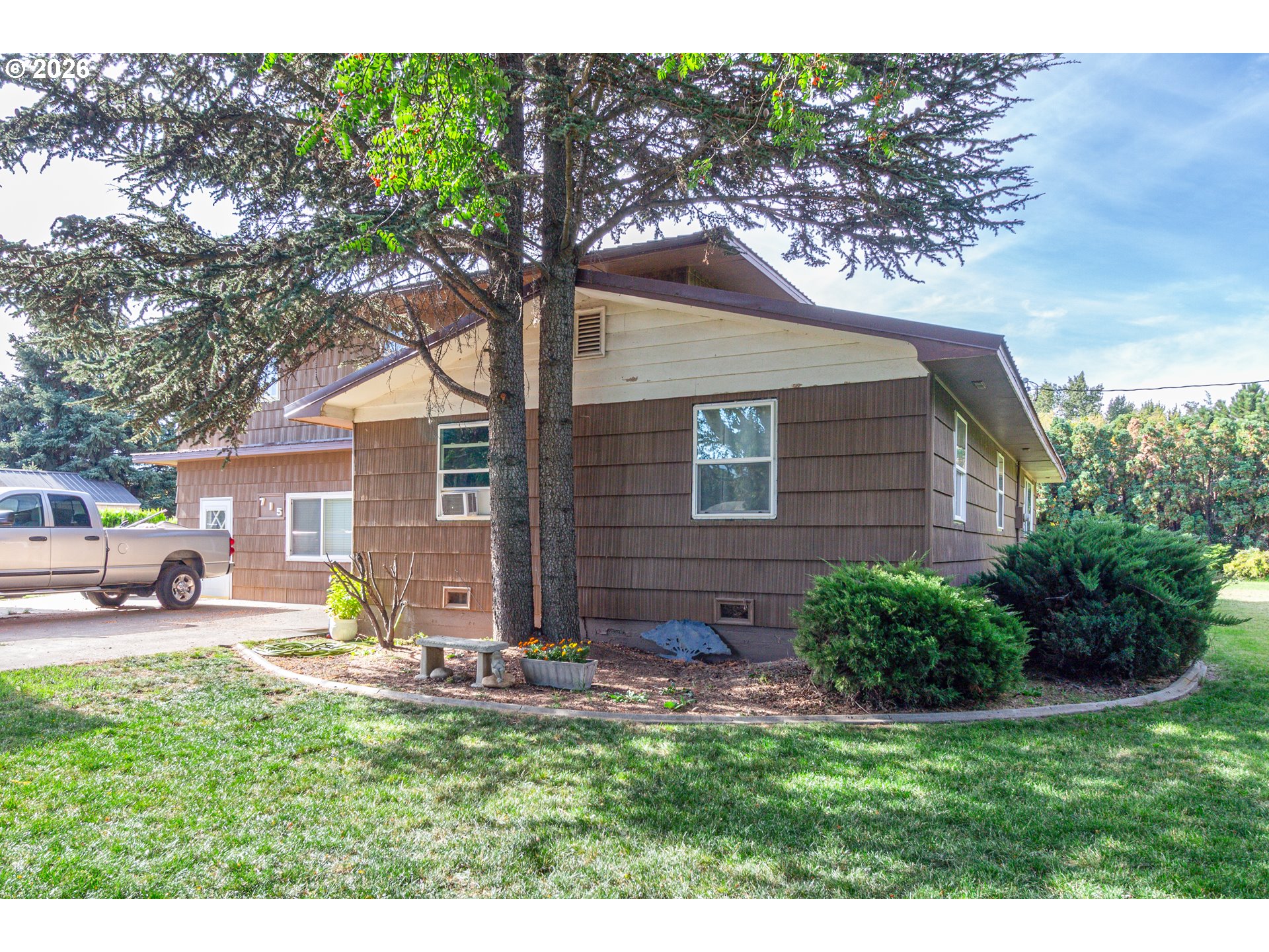 715 W Coe Ave — photo