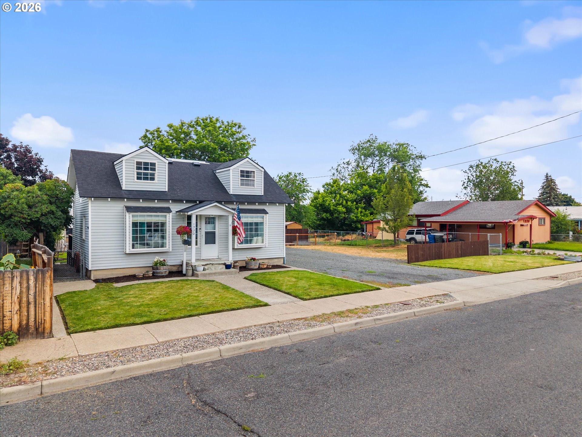 1220 Court Ave — photo