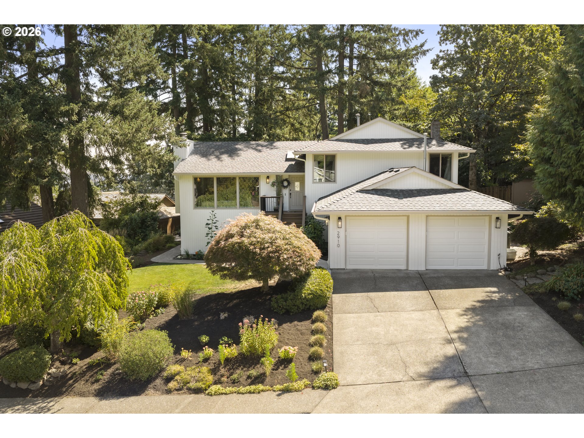 2910 Carriage Way — photo