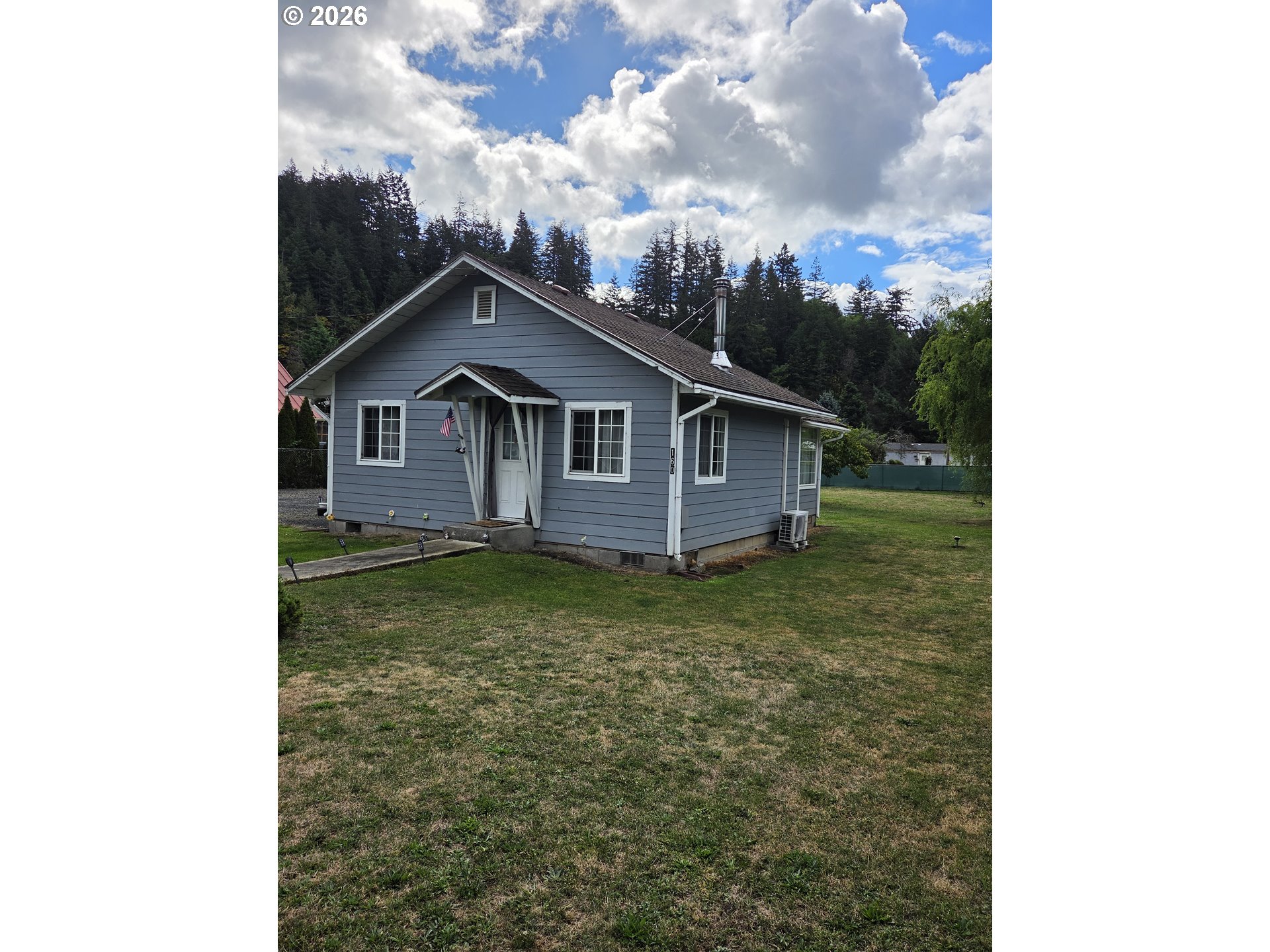 160 E Date St, Powers, OR 97466 — photo 2
