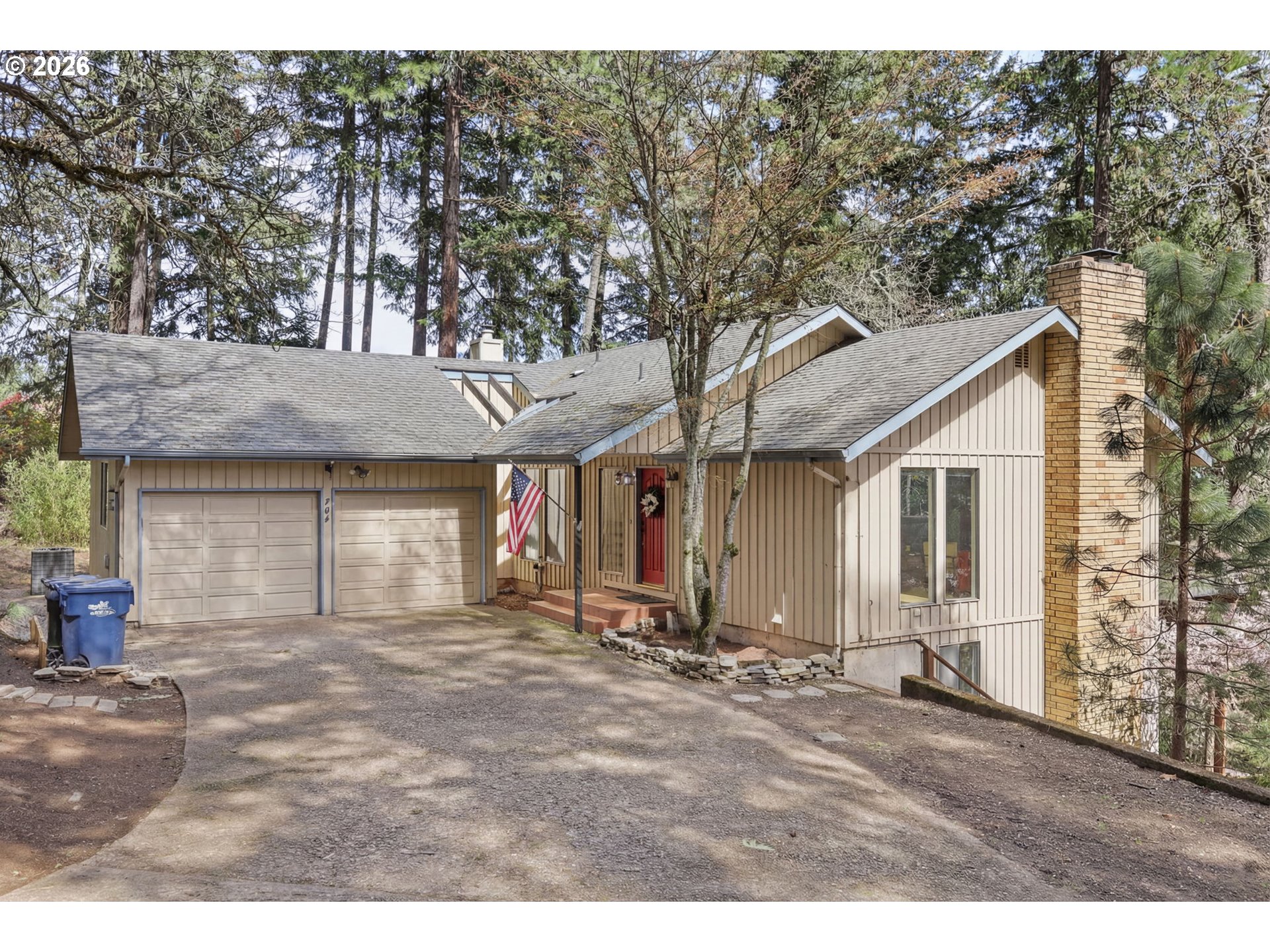 784 Brookside Dr — photo