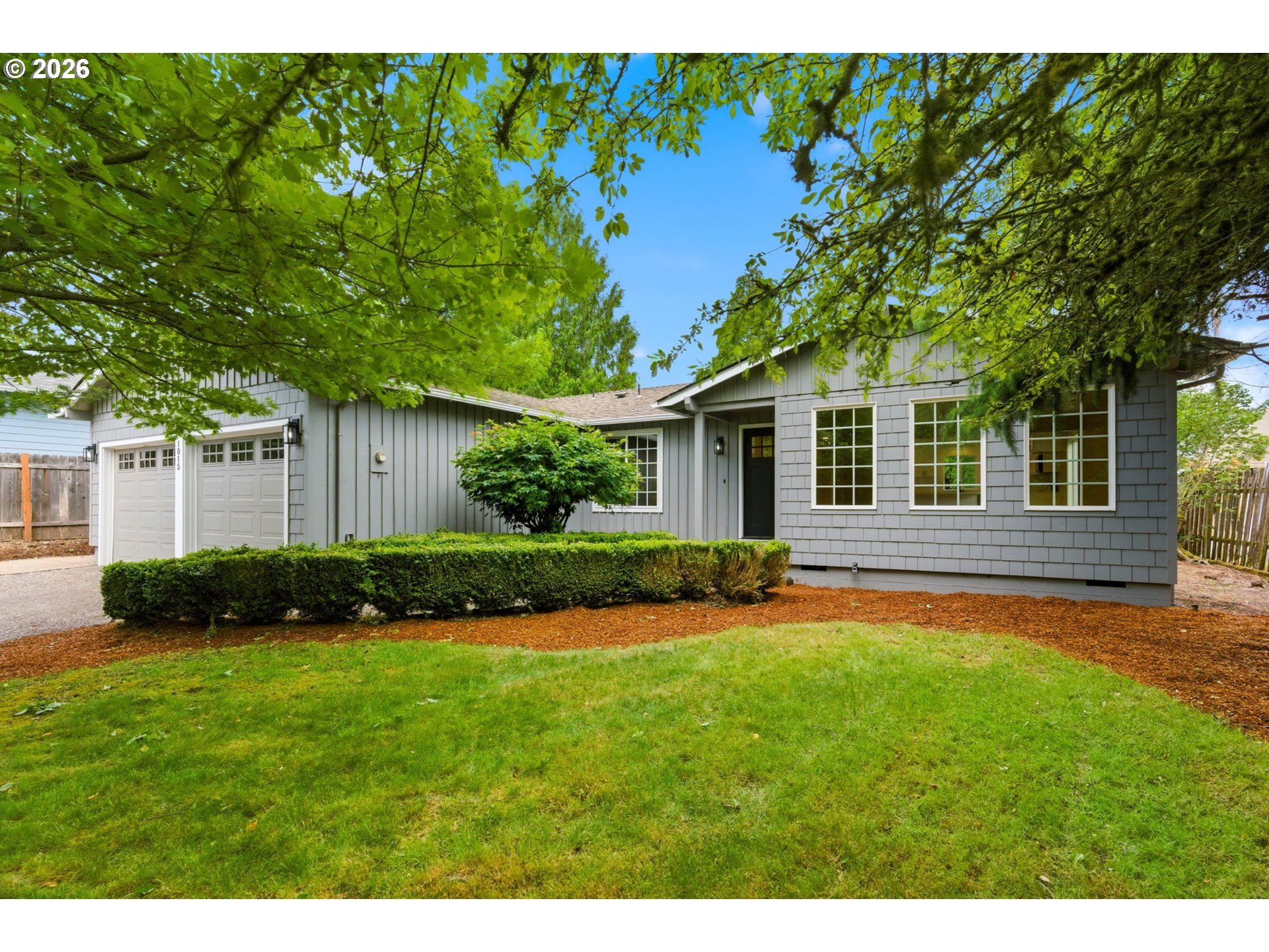 1015 Cunningham Ln — photo