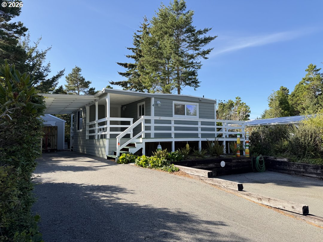 1600 Rhododendron Dr 4 — photo